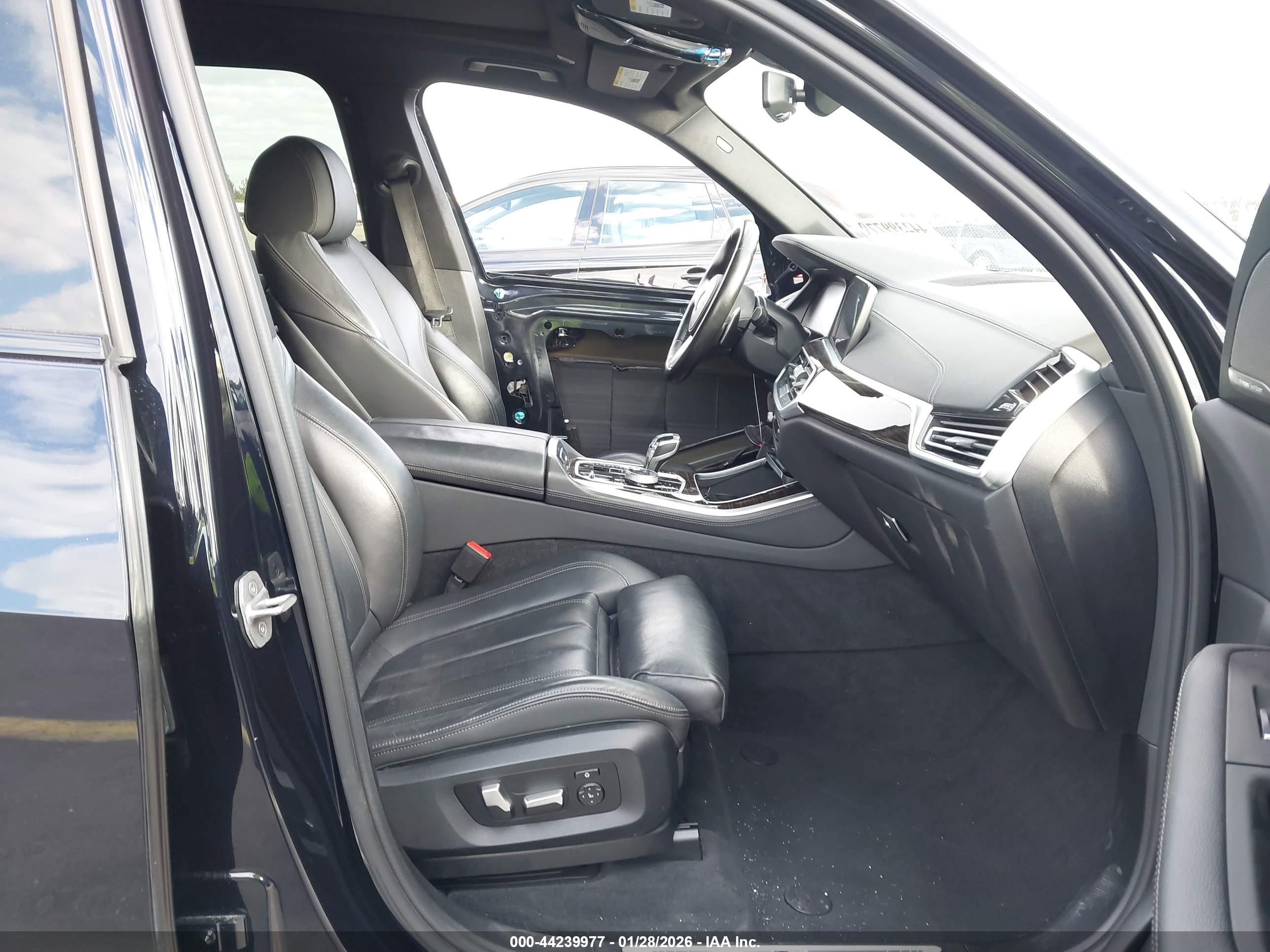 BMW X5 image 5