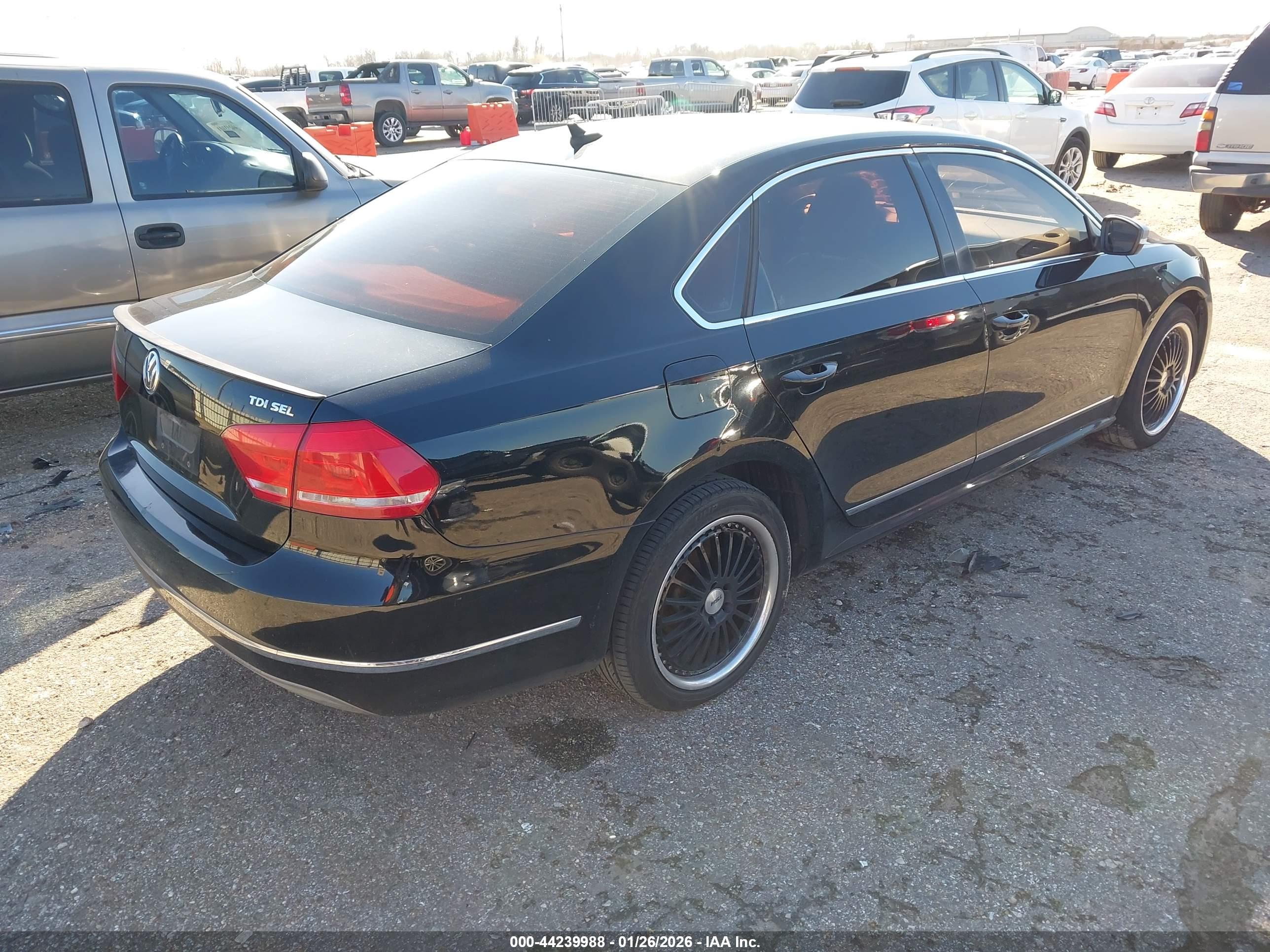 VOLKSWAGEN PASSAT image 4