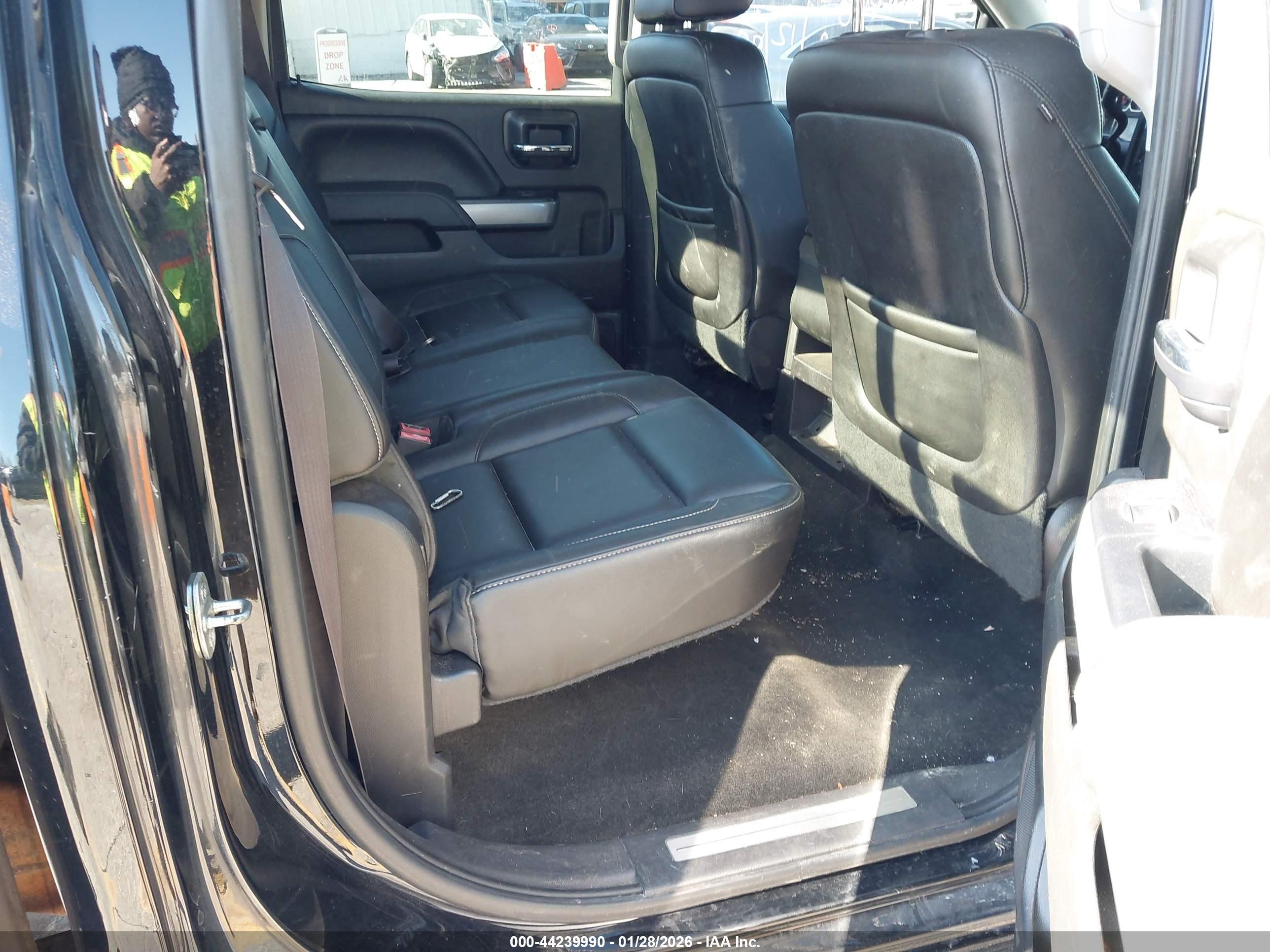 CHEVROLET SILVERADO image 8