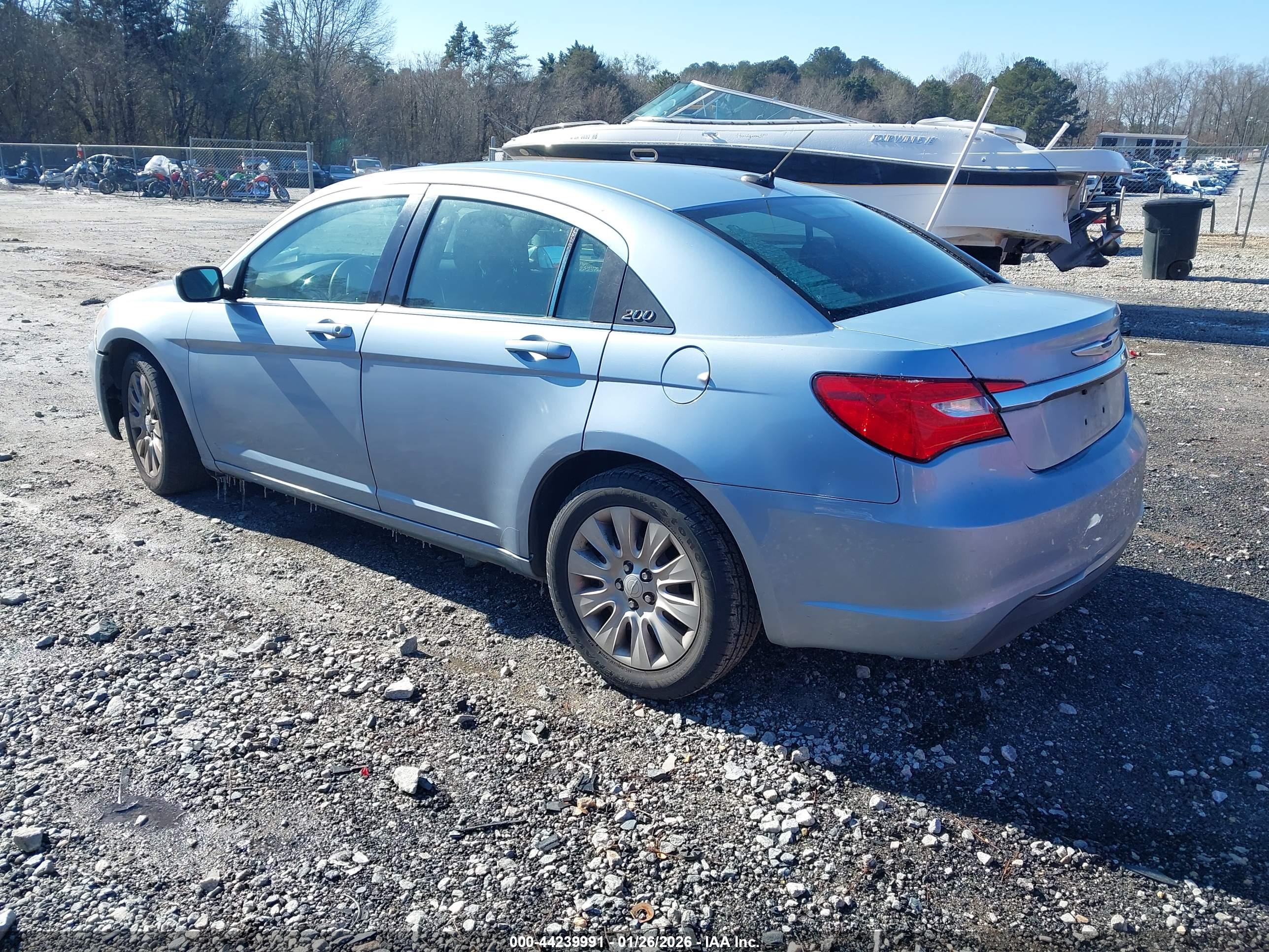 CHRYSLER 200 image 3