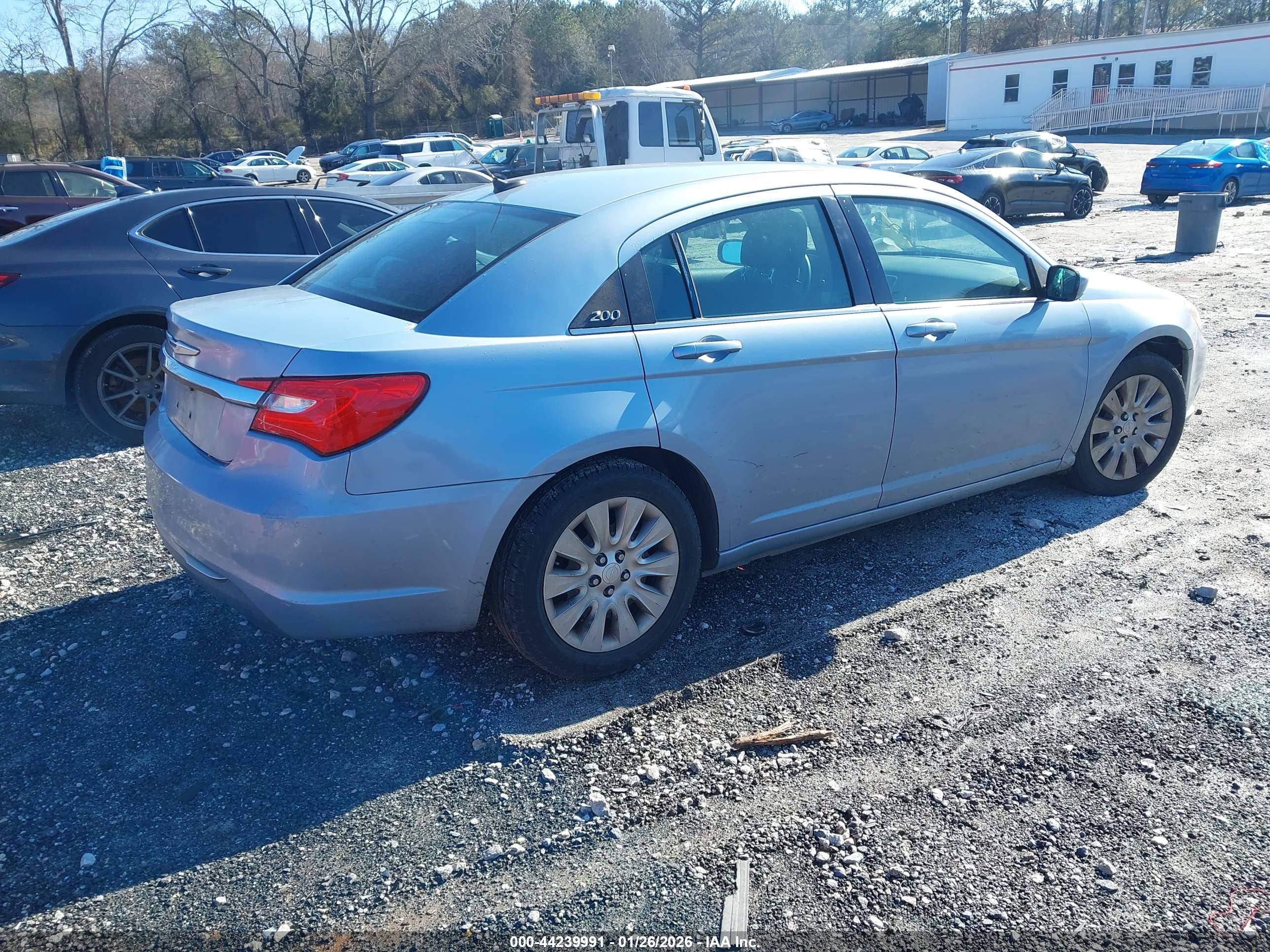 CHRYSLER 200 image 4
