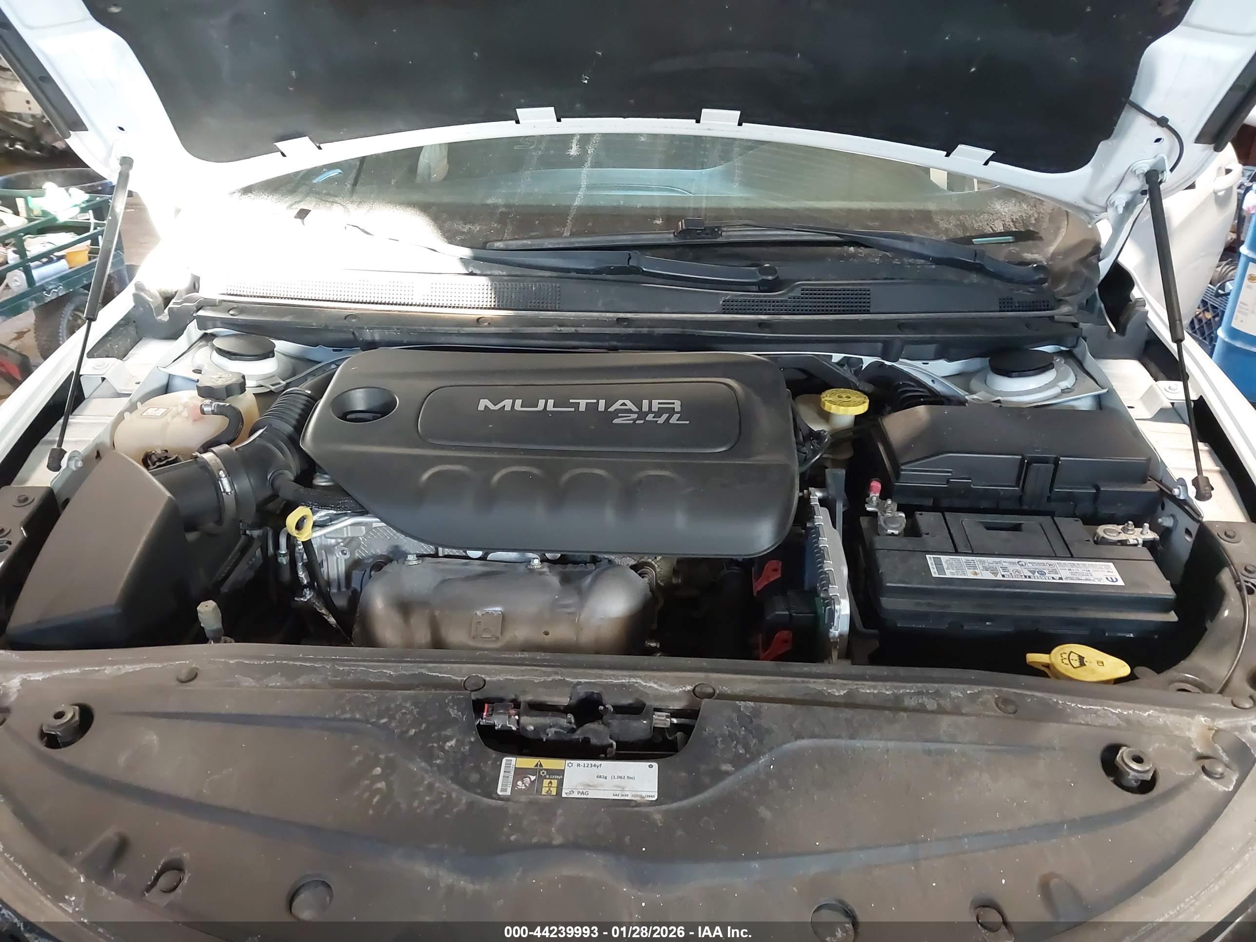 CHRYSLER 200 image 10