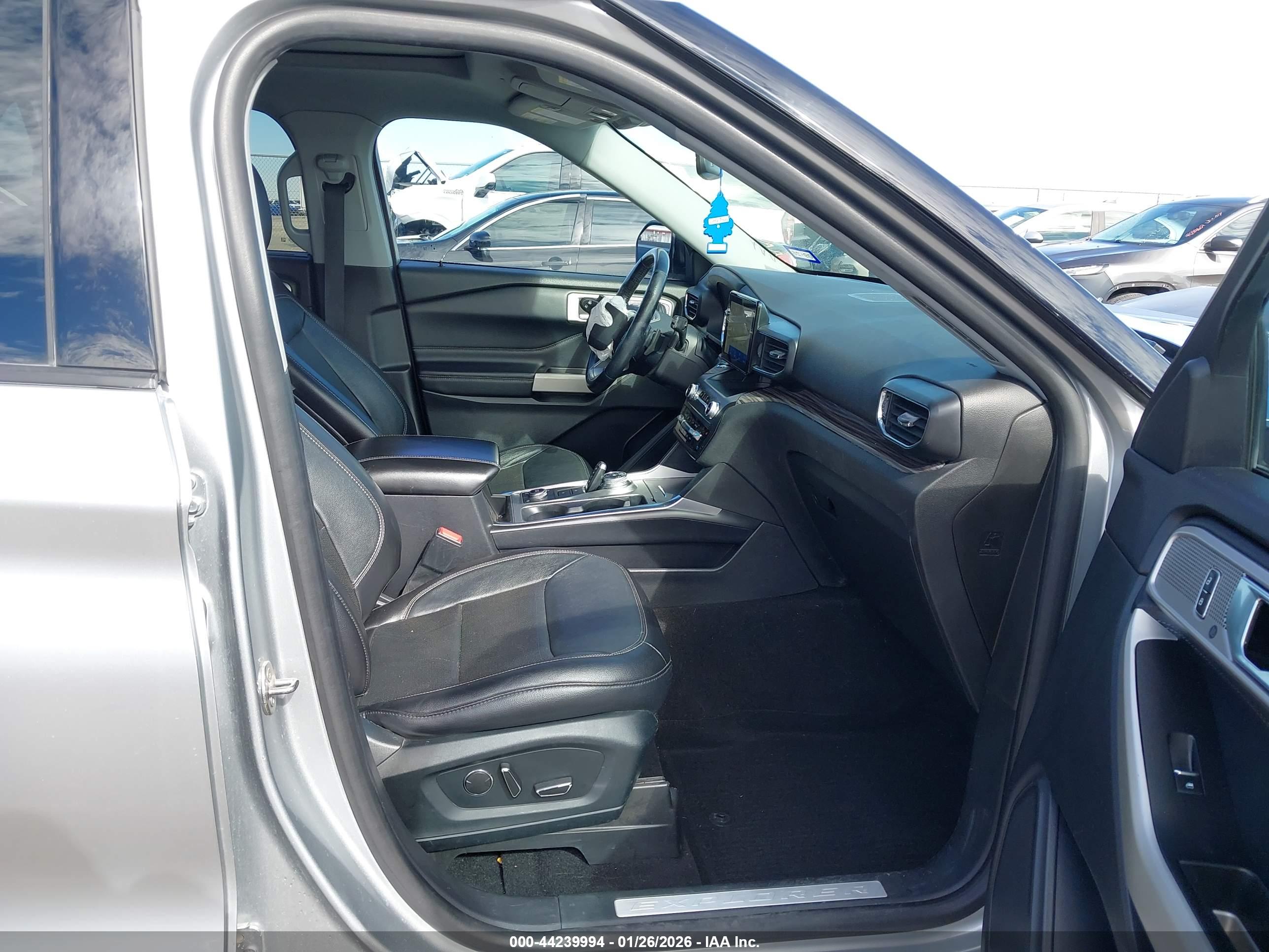 FORD EXPLORER image 5