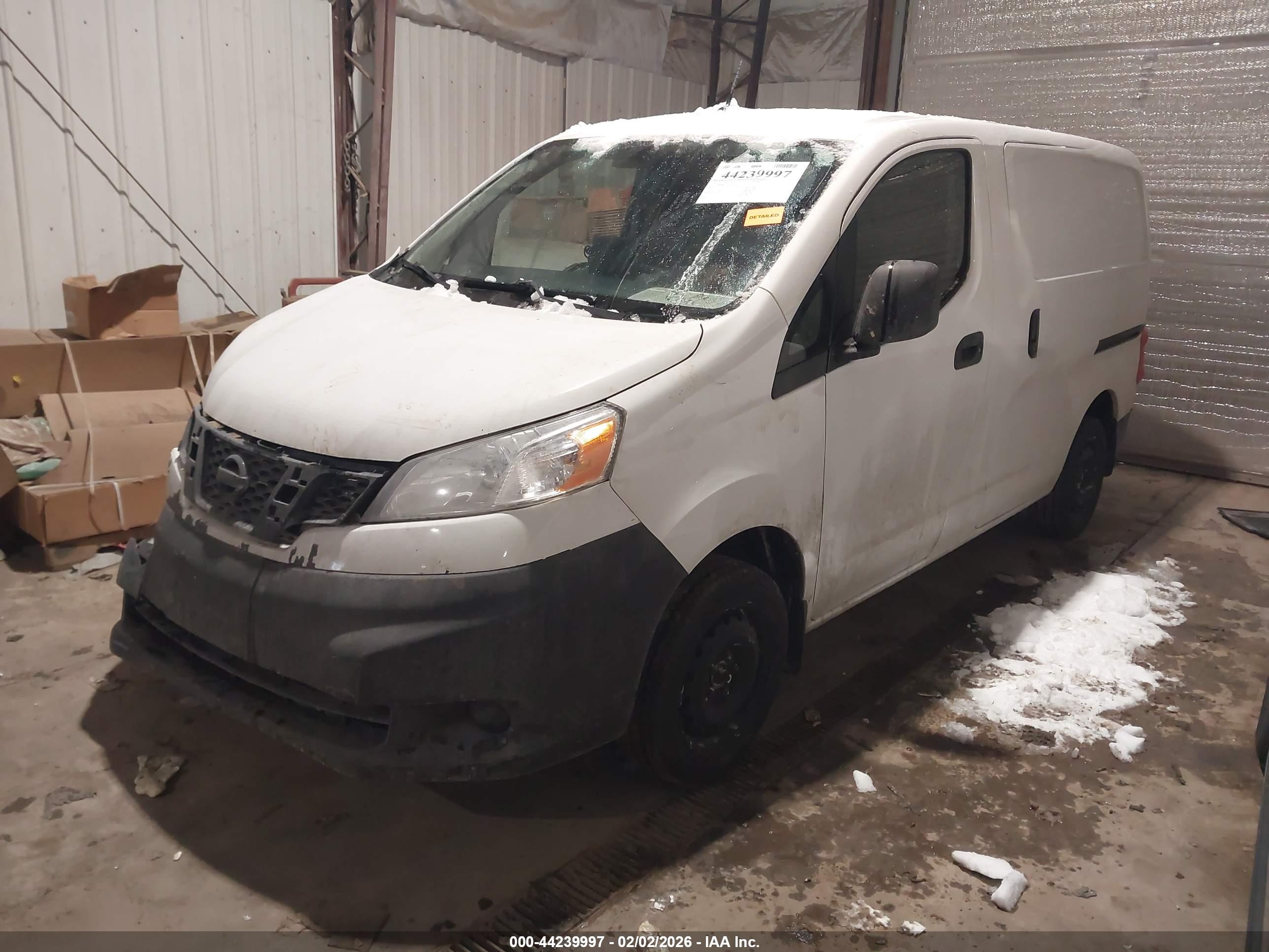 NISSAN NV200 image 2