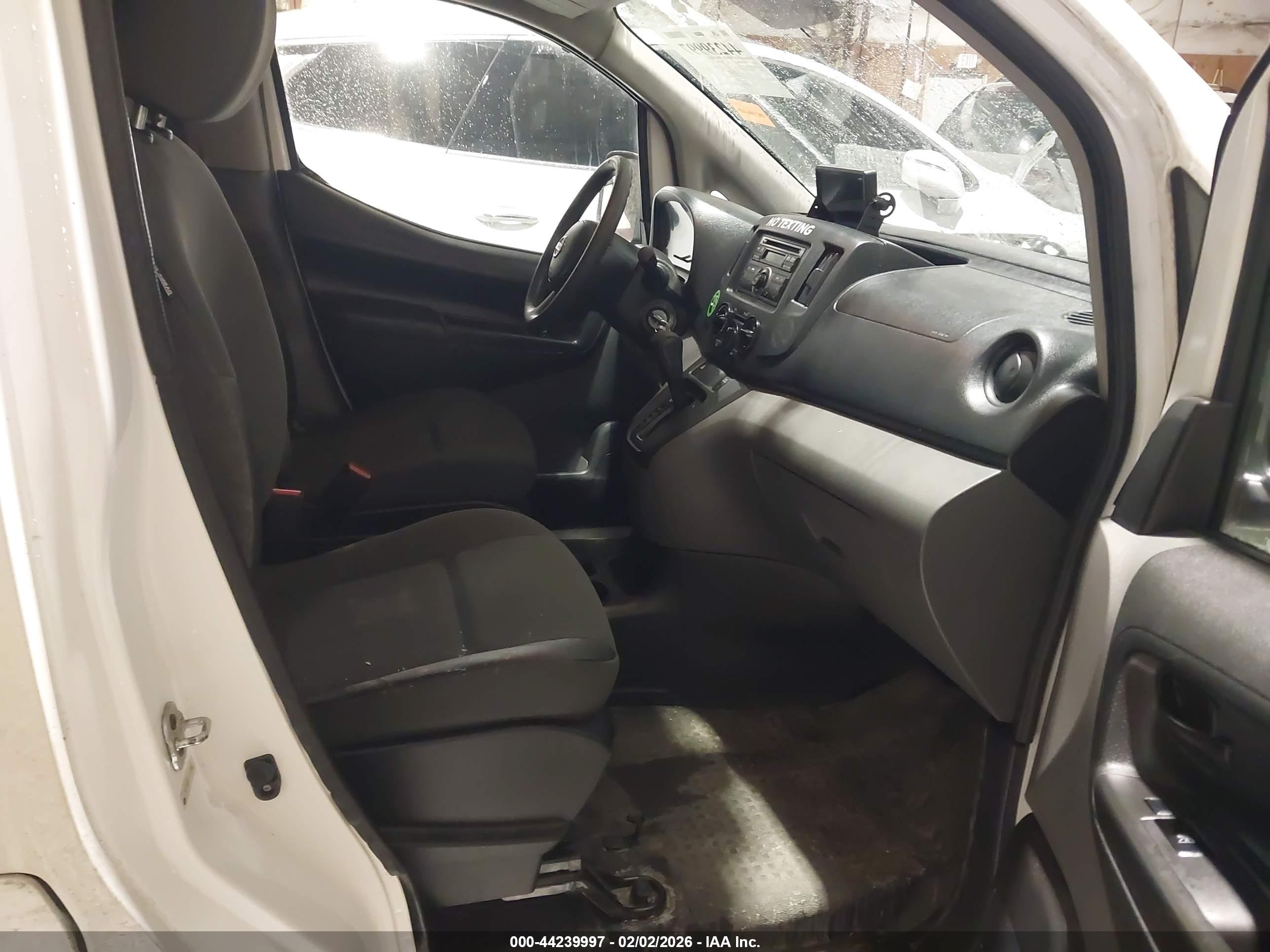 NISSAN NV200 image 5