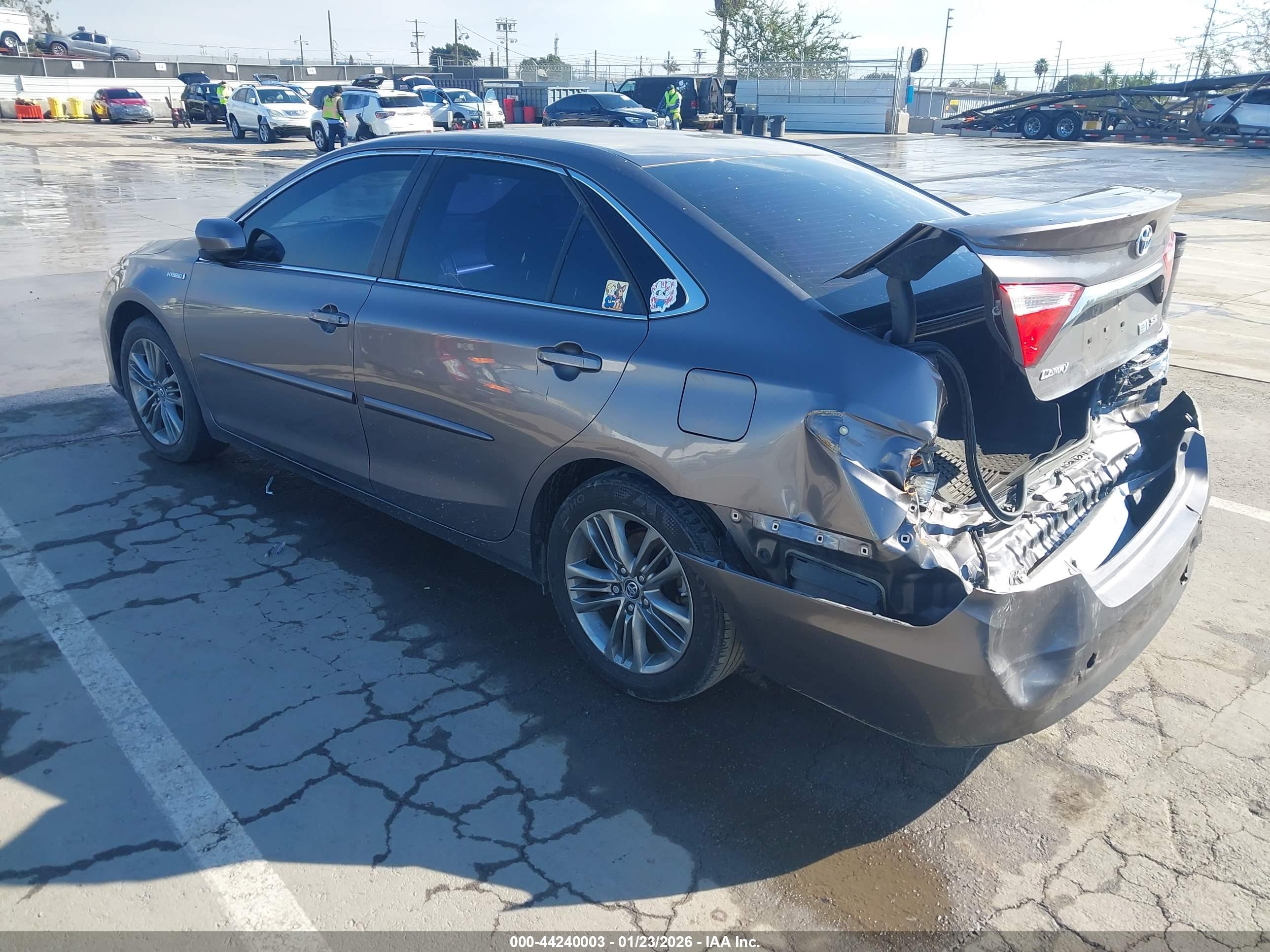 TOYOTA CAMRY image 3