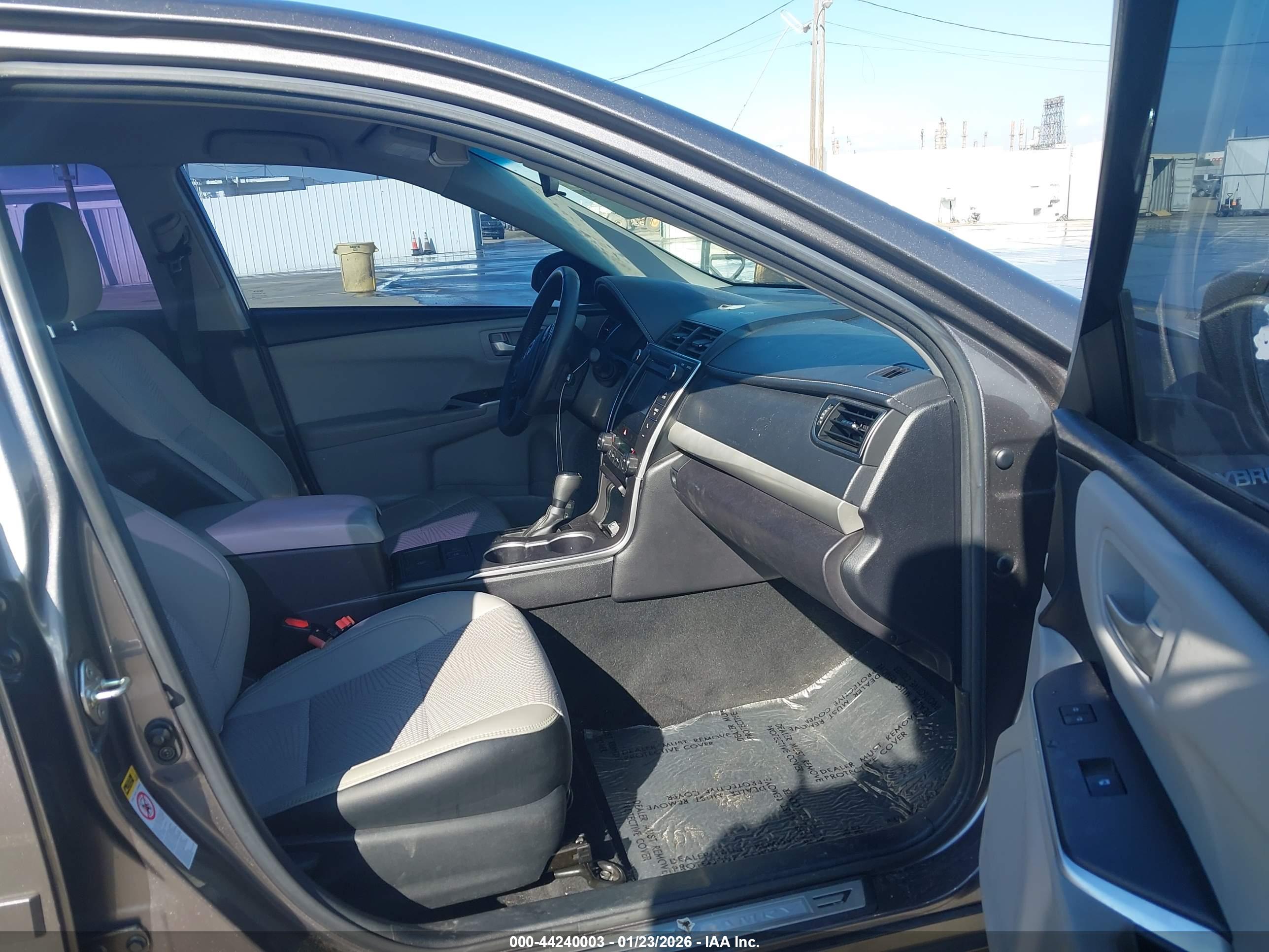 TOYOTA CAMRY image 5