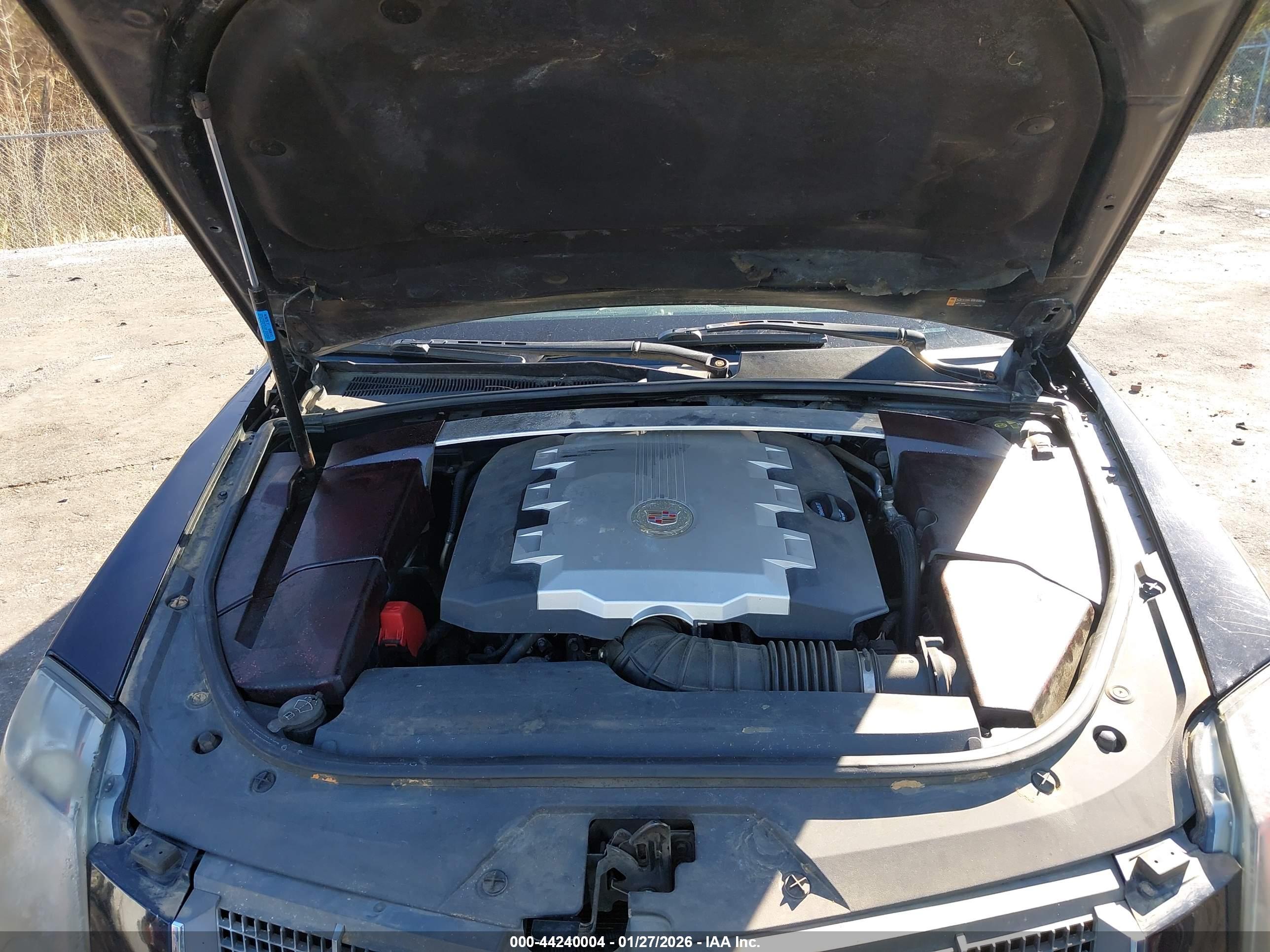 CADILLAC CTS image 10