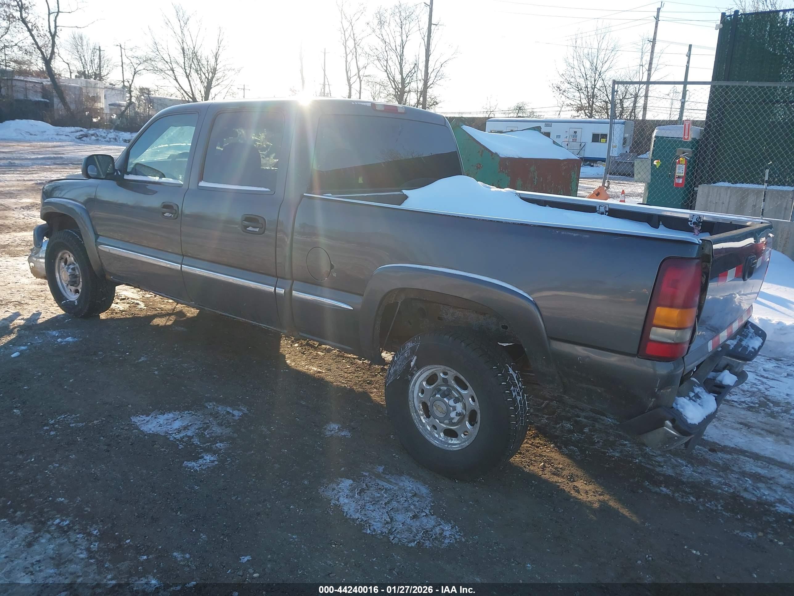 GMC SIERRA image 3