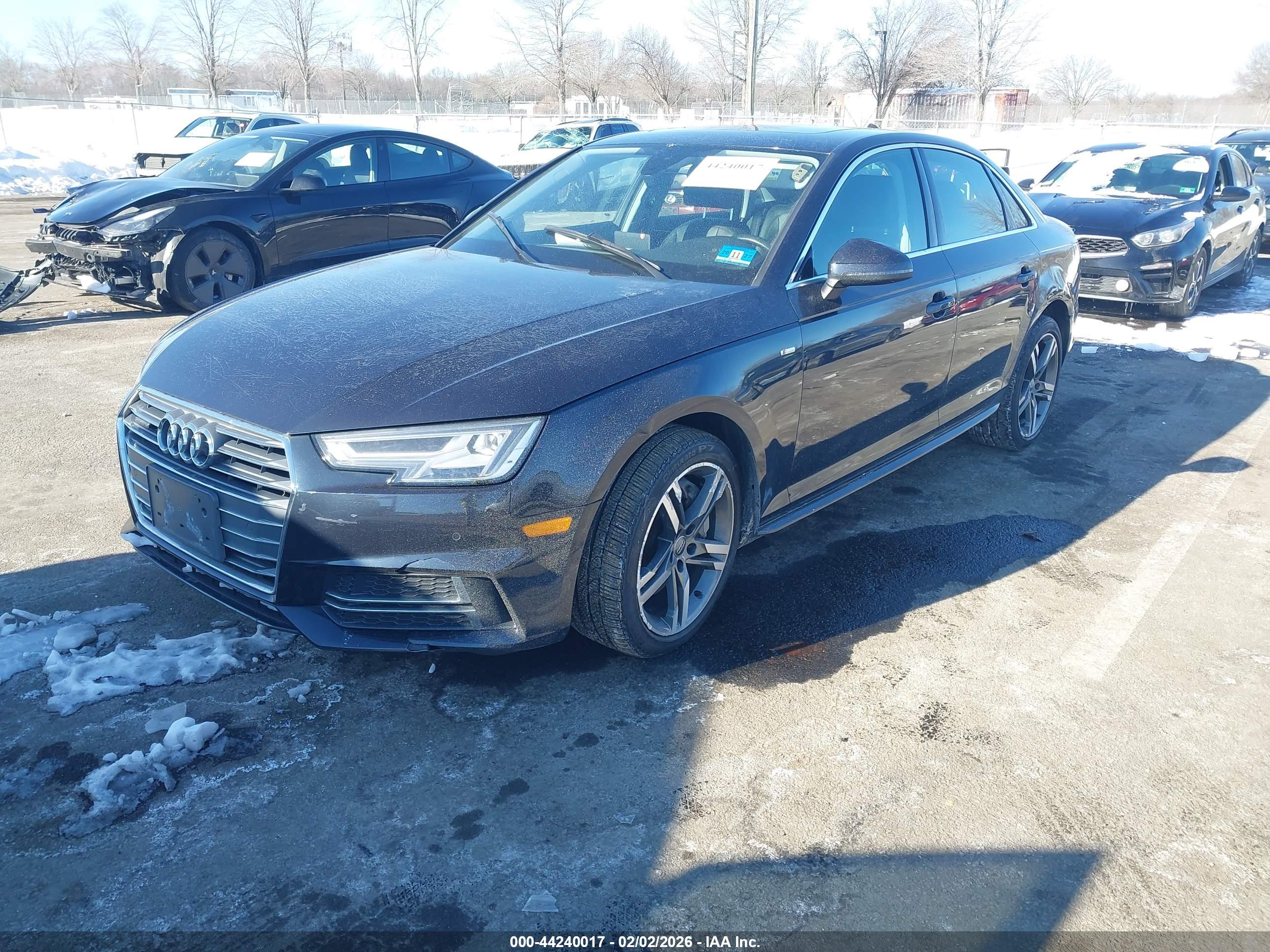 AUDI A4 image 2