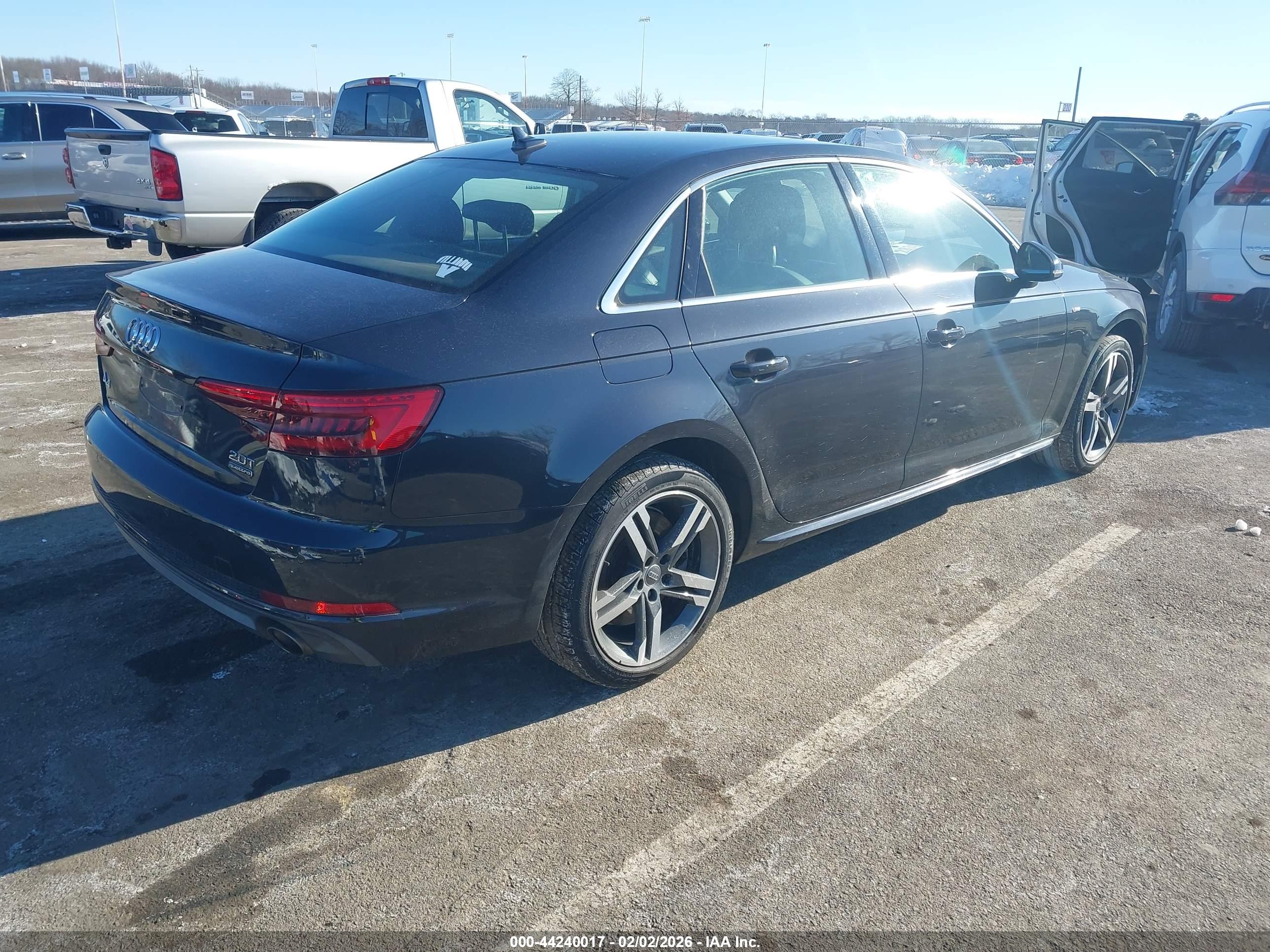 AUDI A4 image 4