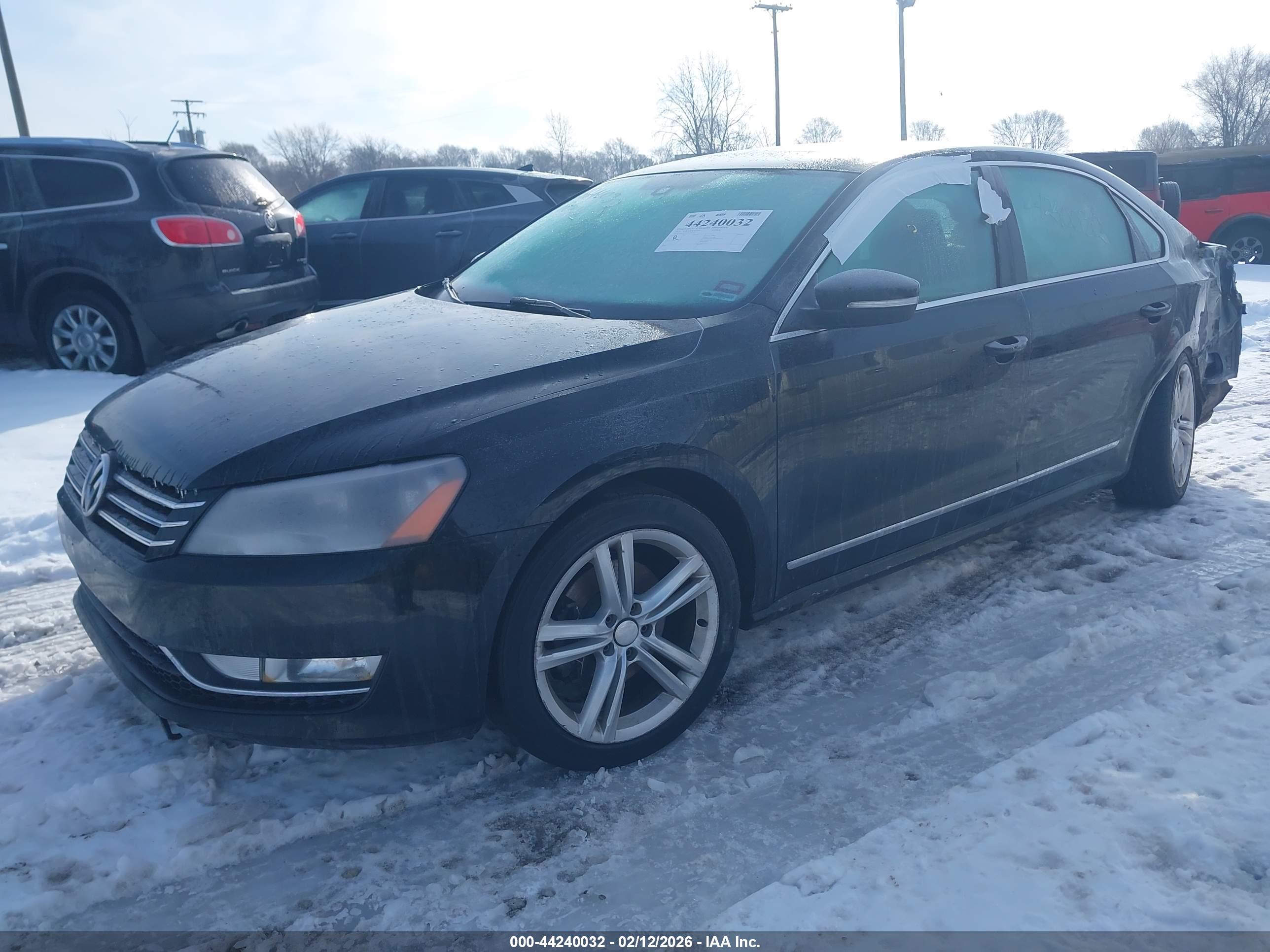 VOLKSWAGEN PASSAT image 2