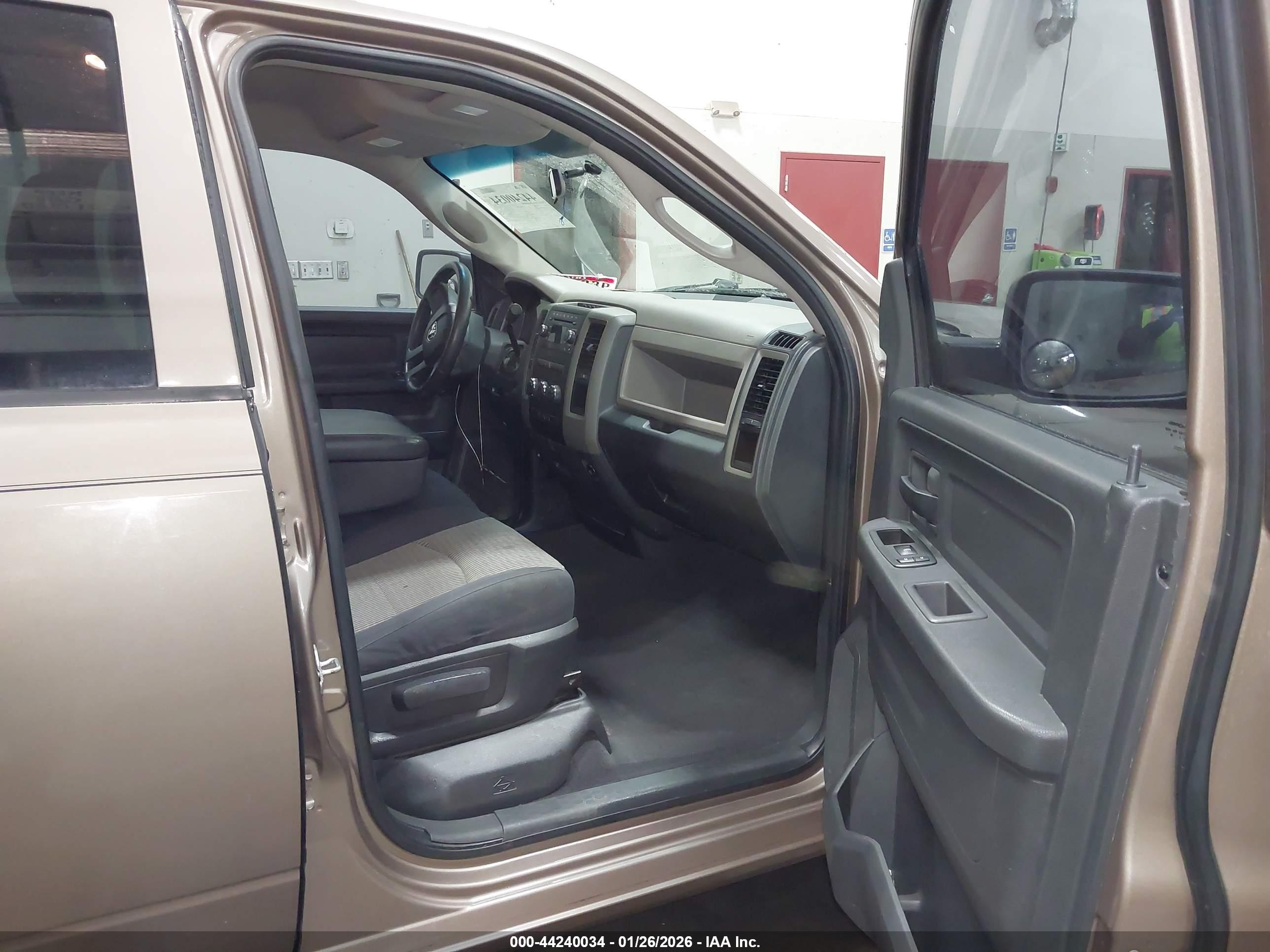 DODGE RAM image 5