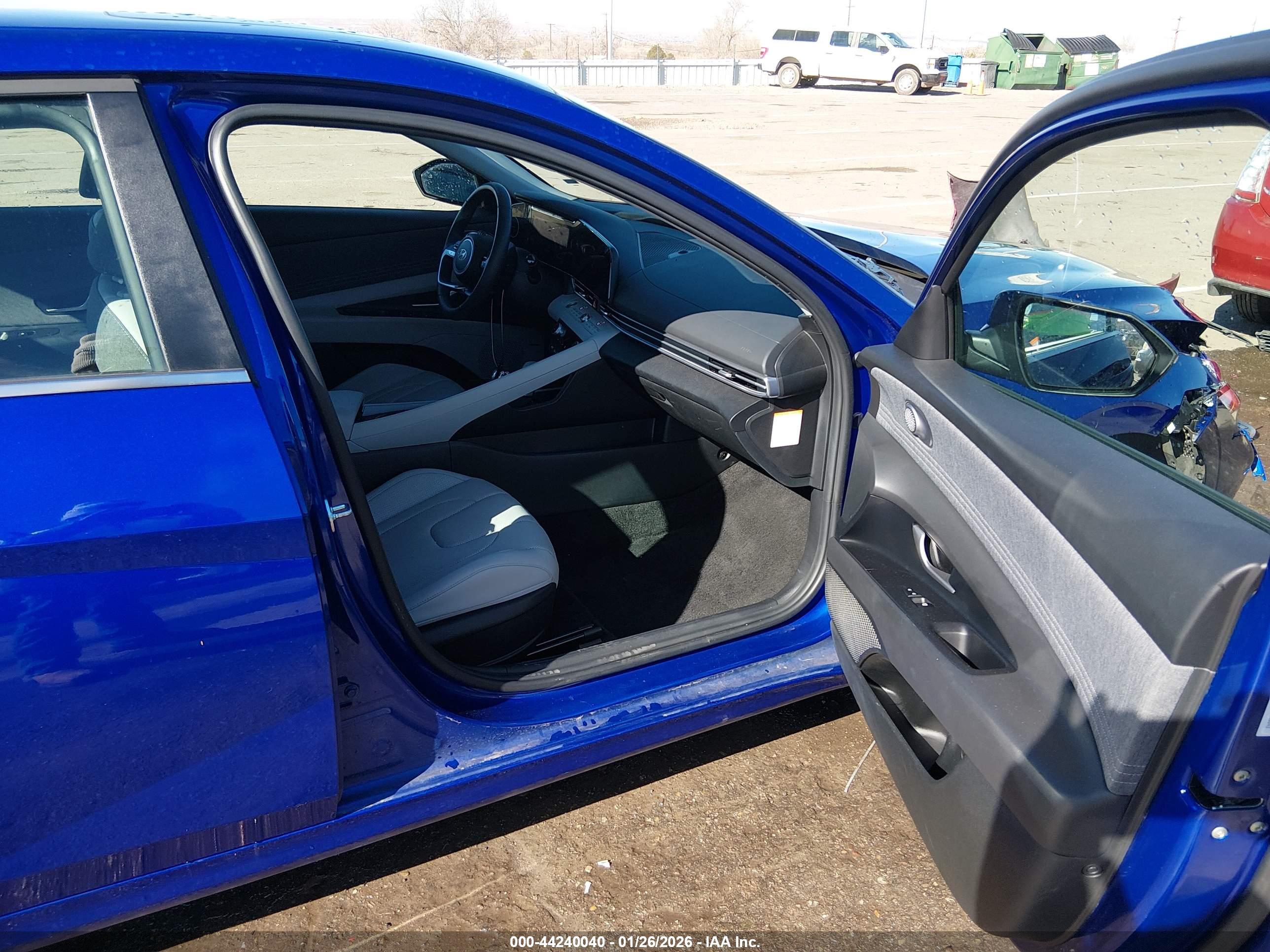 HYUNDAI ELANTRA image 5