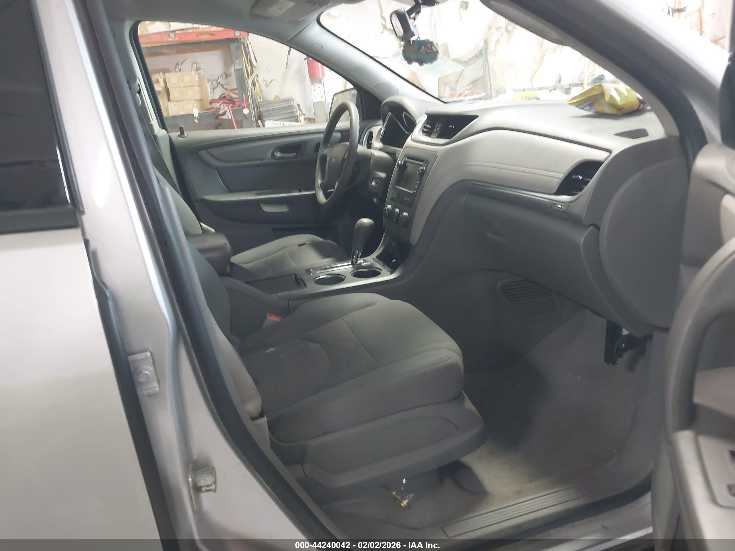 CHEVROLET TRAVERSE image 5