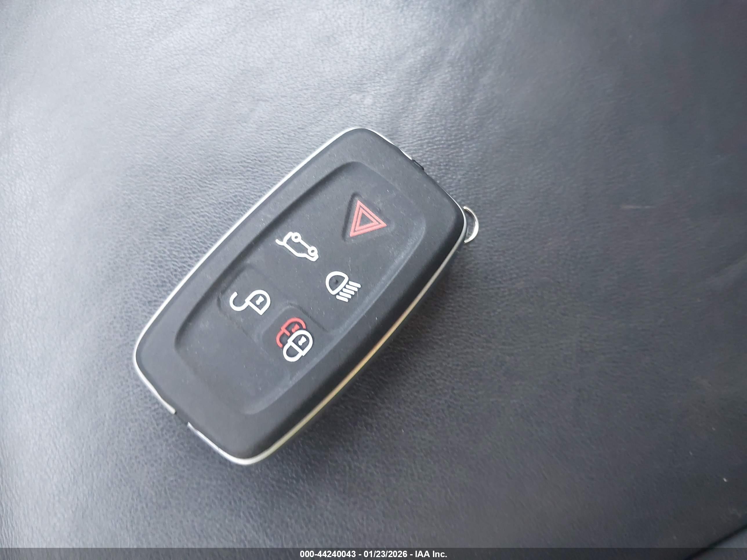 LAND ROVER image 11