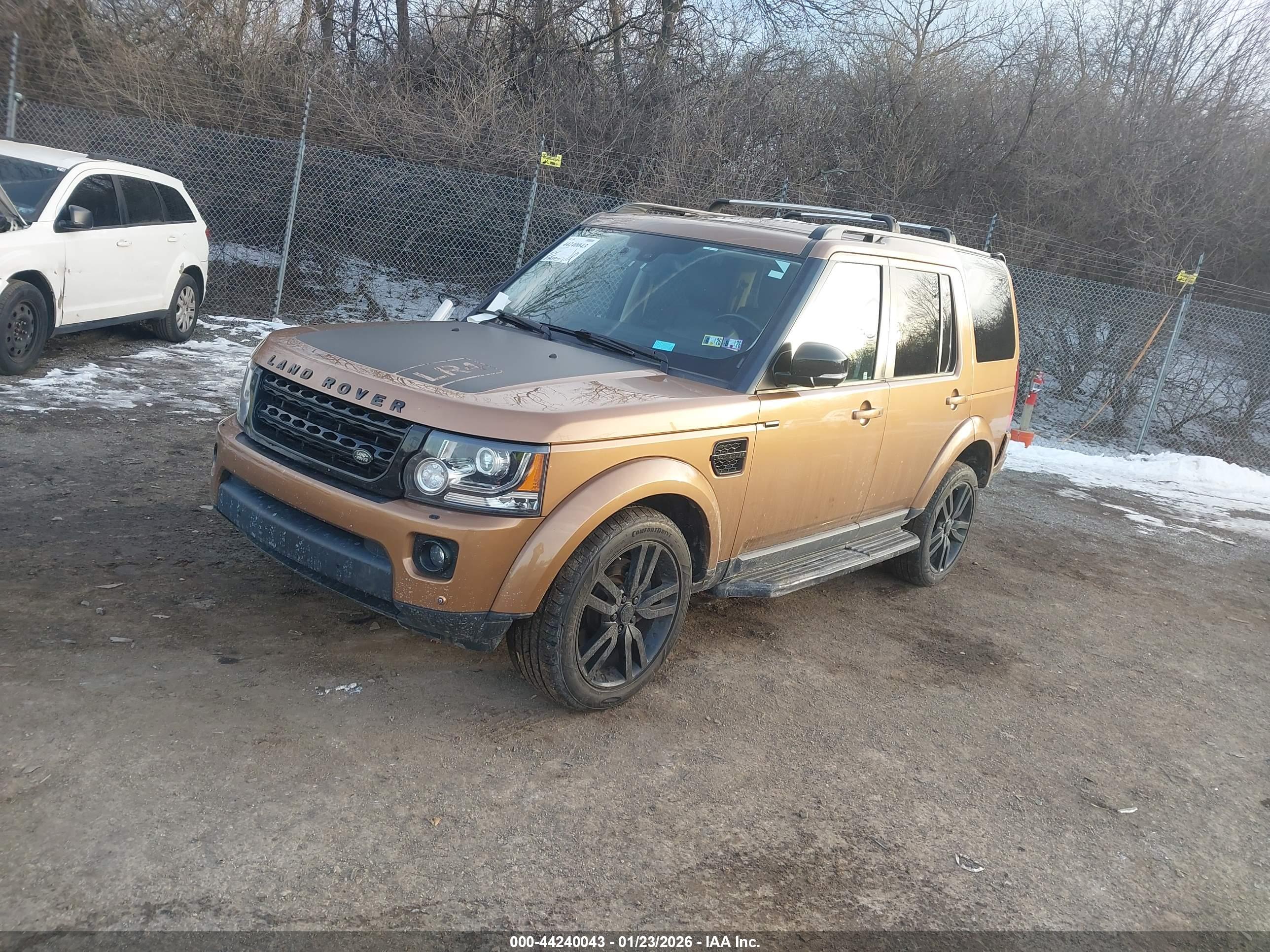 LAND ROVER image 2