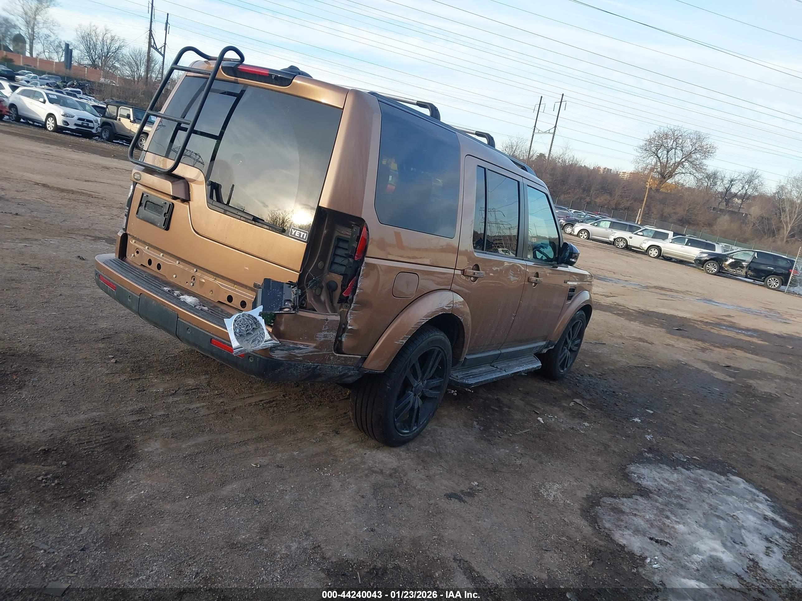 LAND ROVER image 4