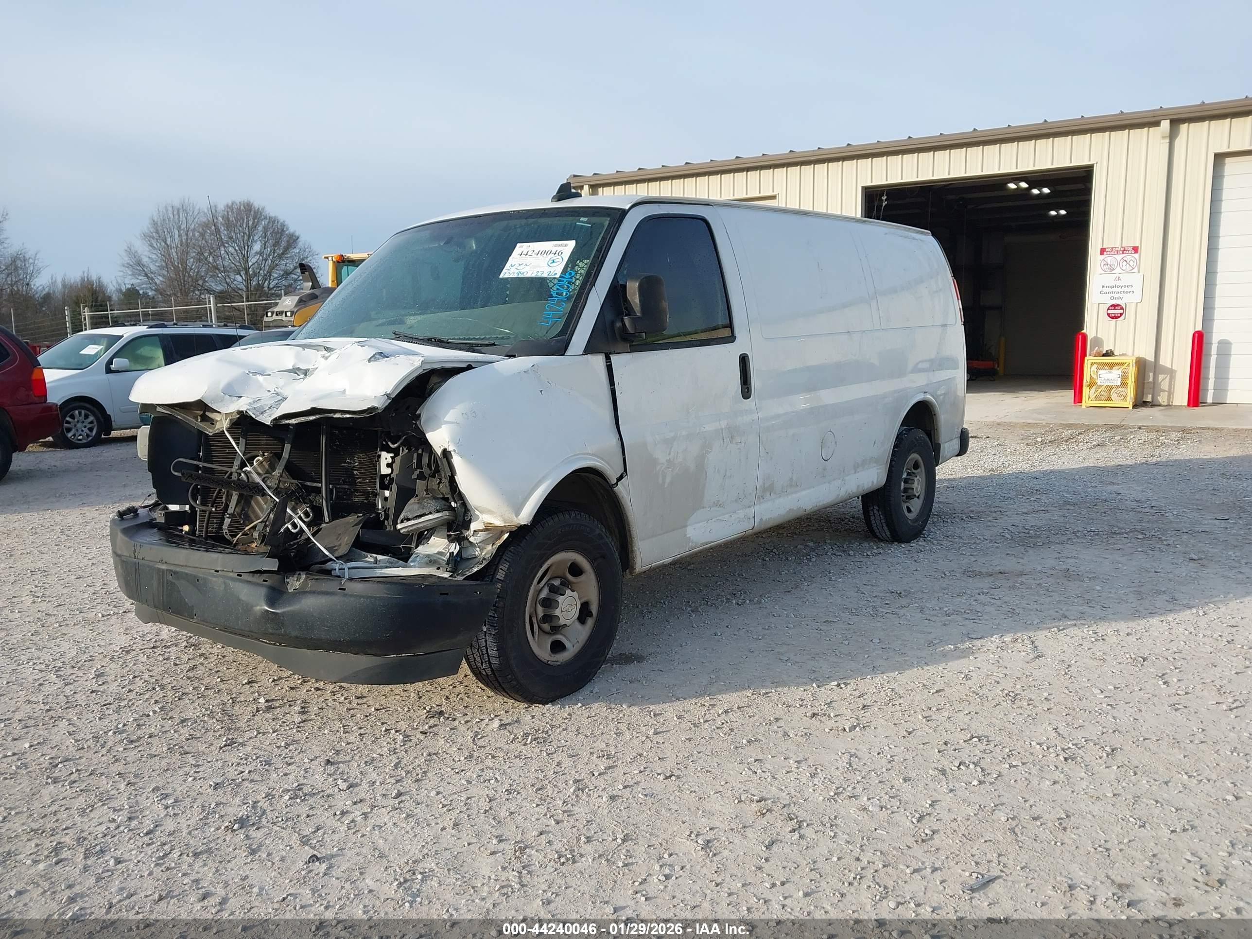 CHEVROLET EXPRESS image 2