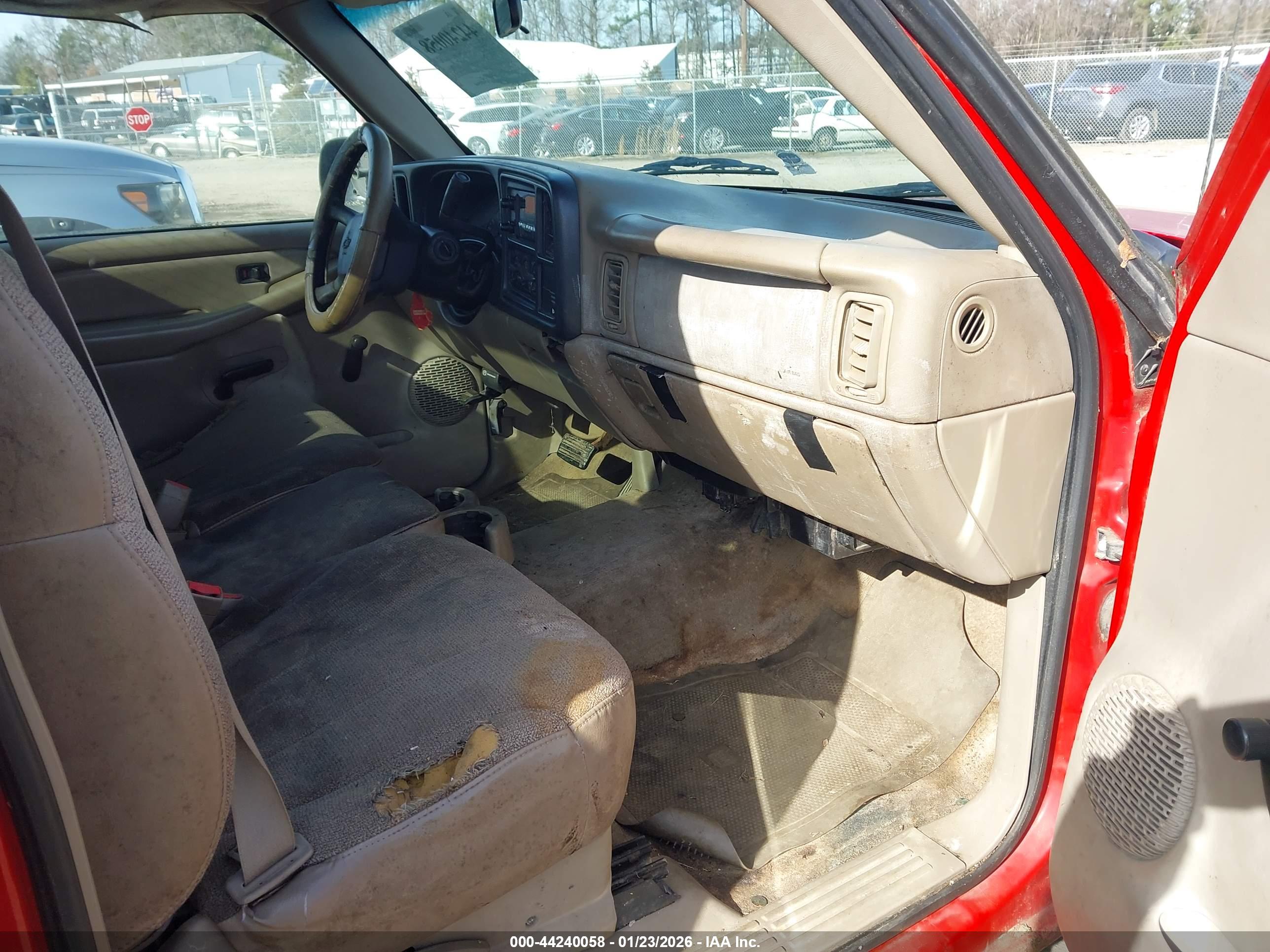 CHEVROLET SILVERADO image 5