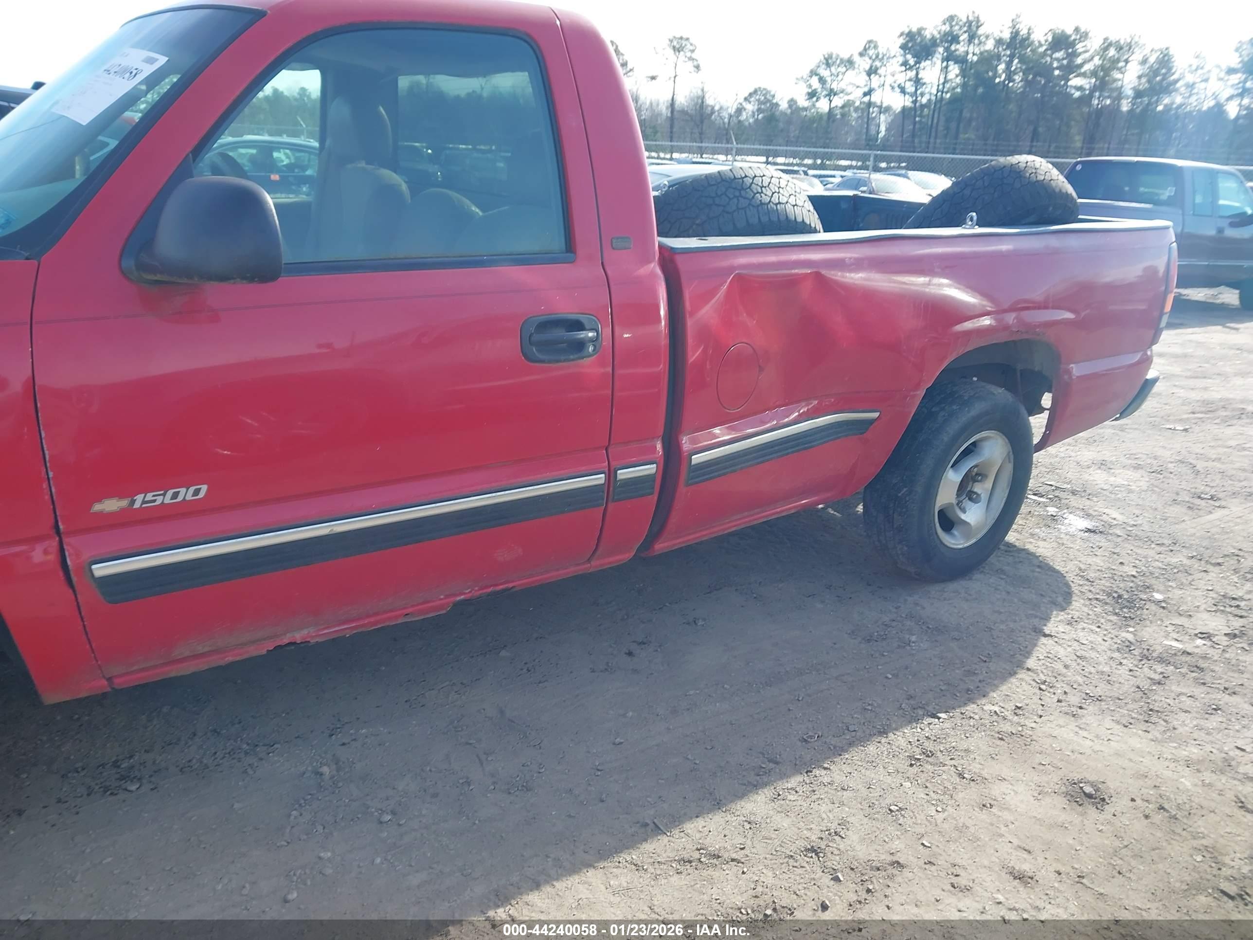 CHEVROLET SILVERADO image 6