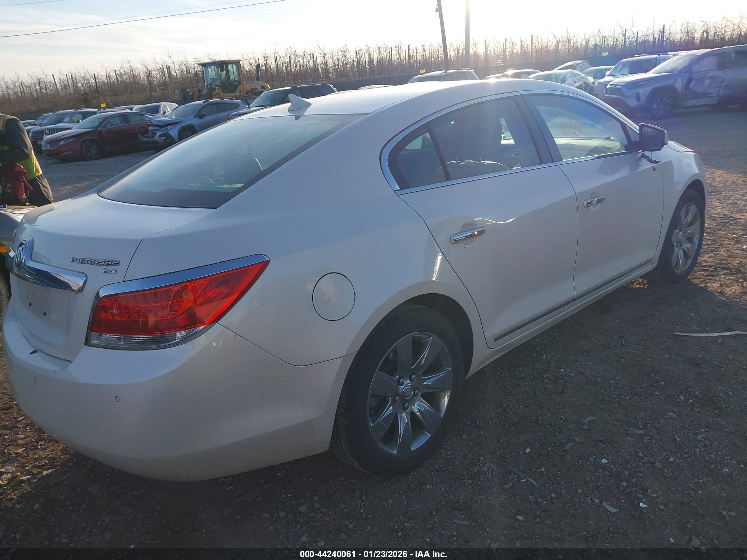 BUICK LACROSSE image 4