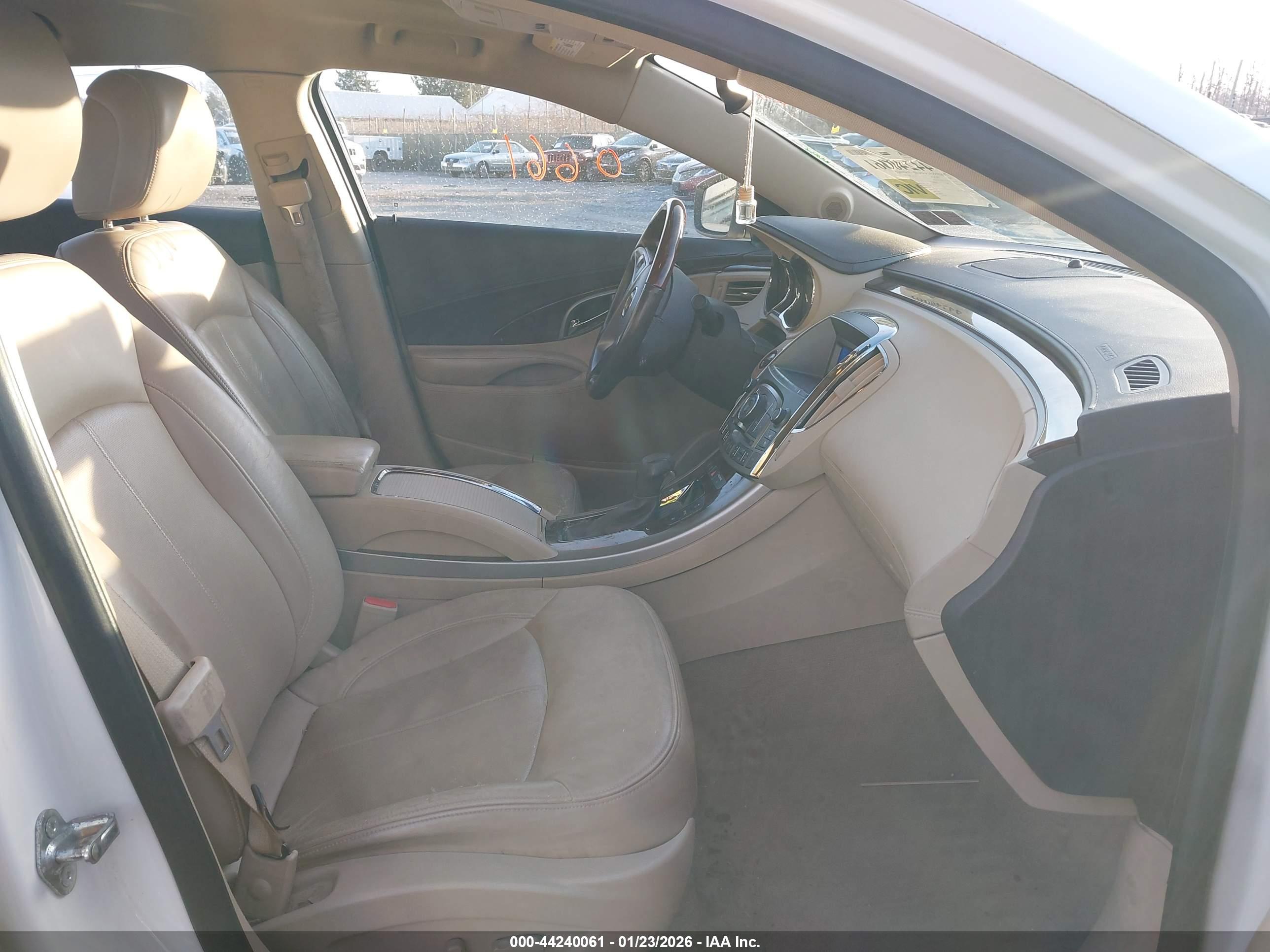BUICK LACROSSE image 5