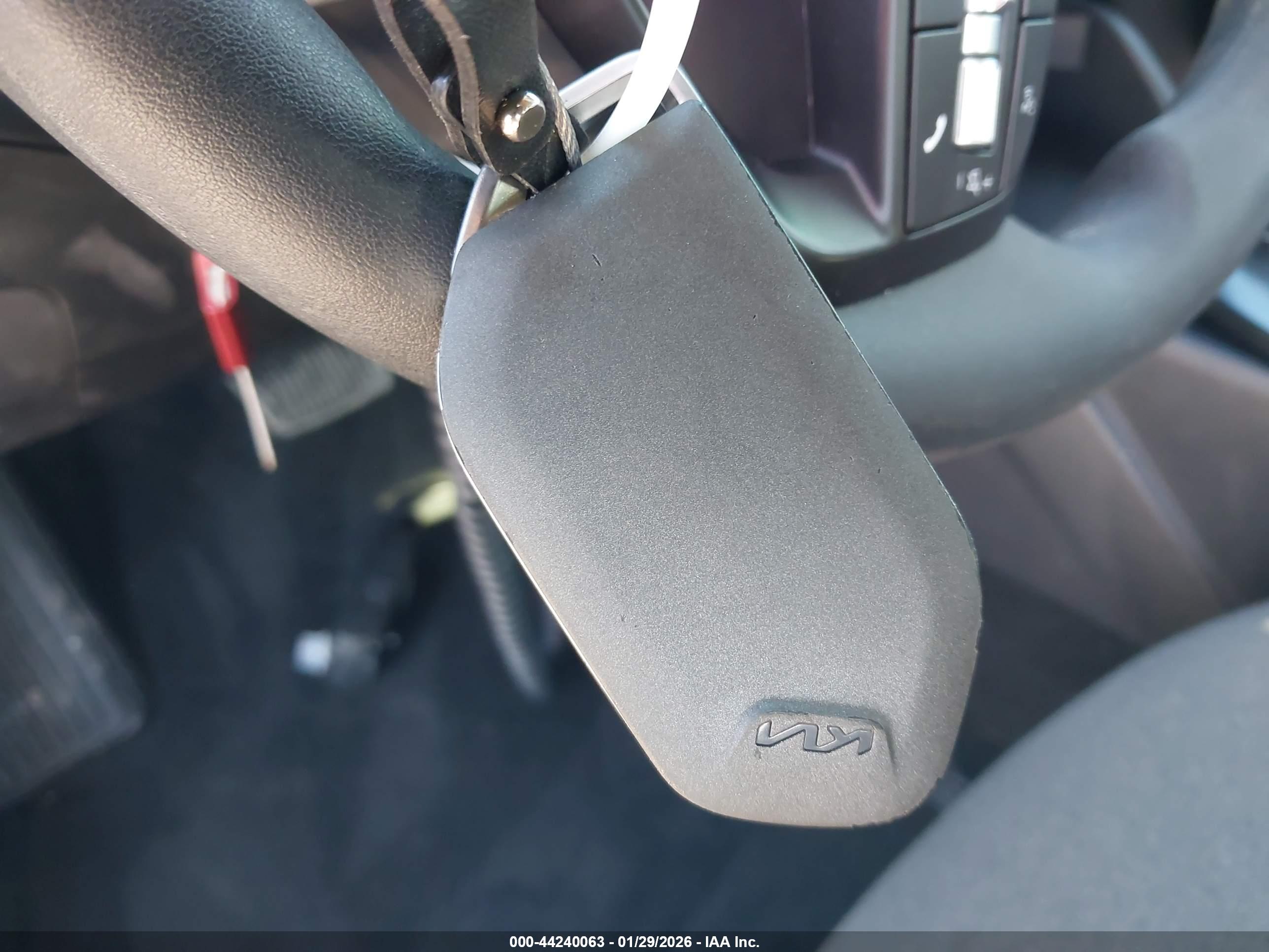 KIA K4 image 11