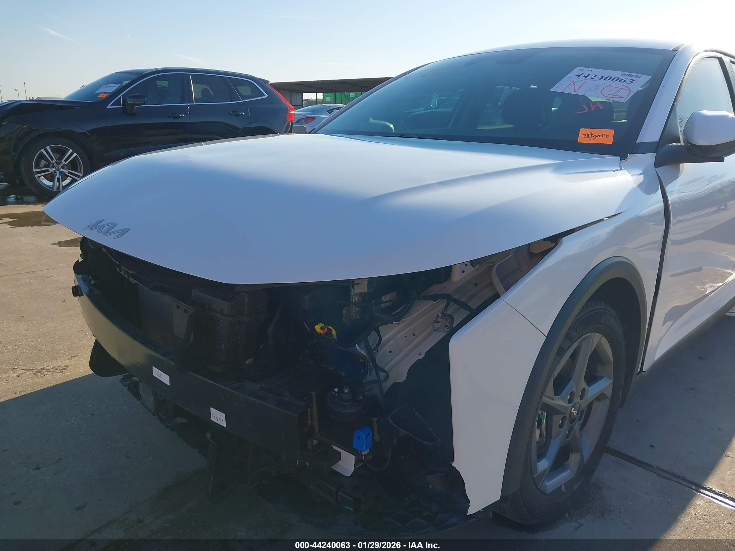 KIA K4 image 6