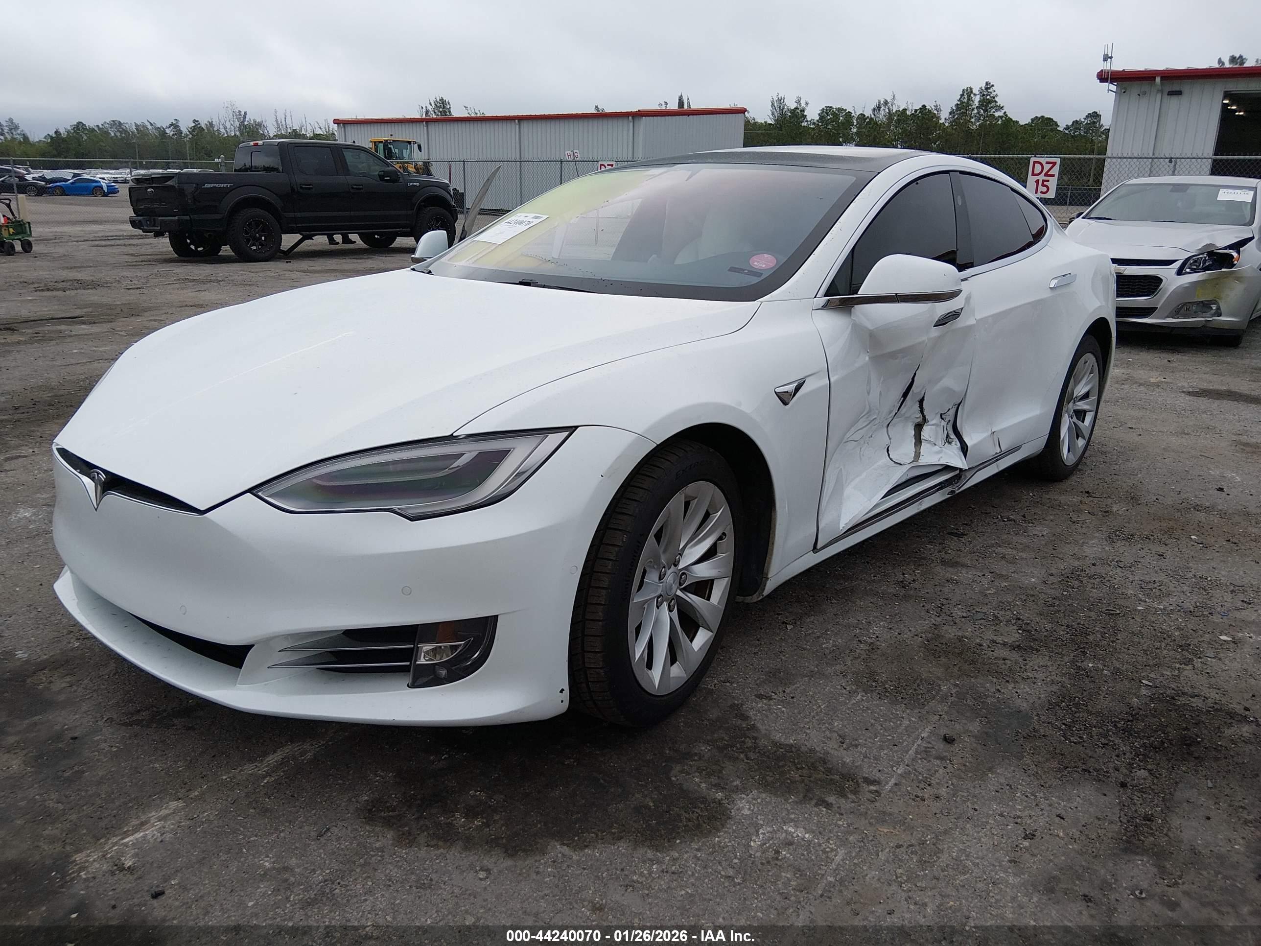 TESLA MODEL image 2