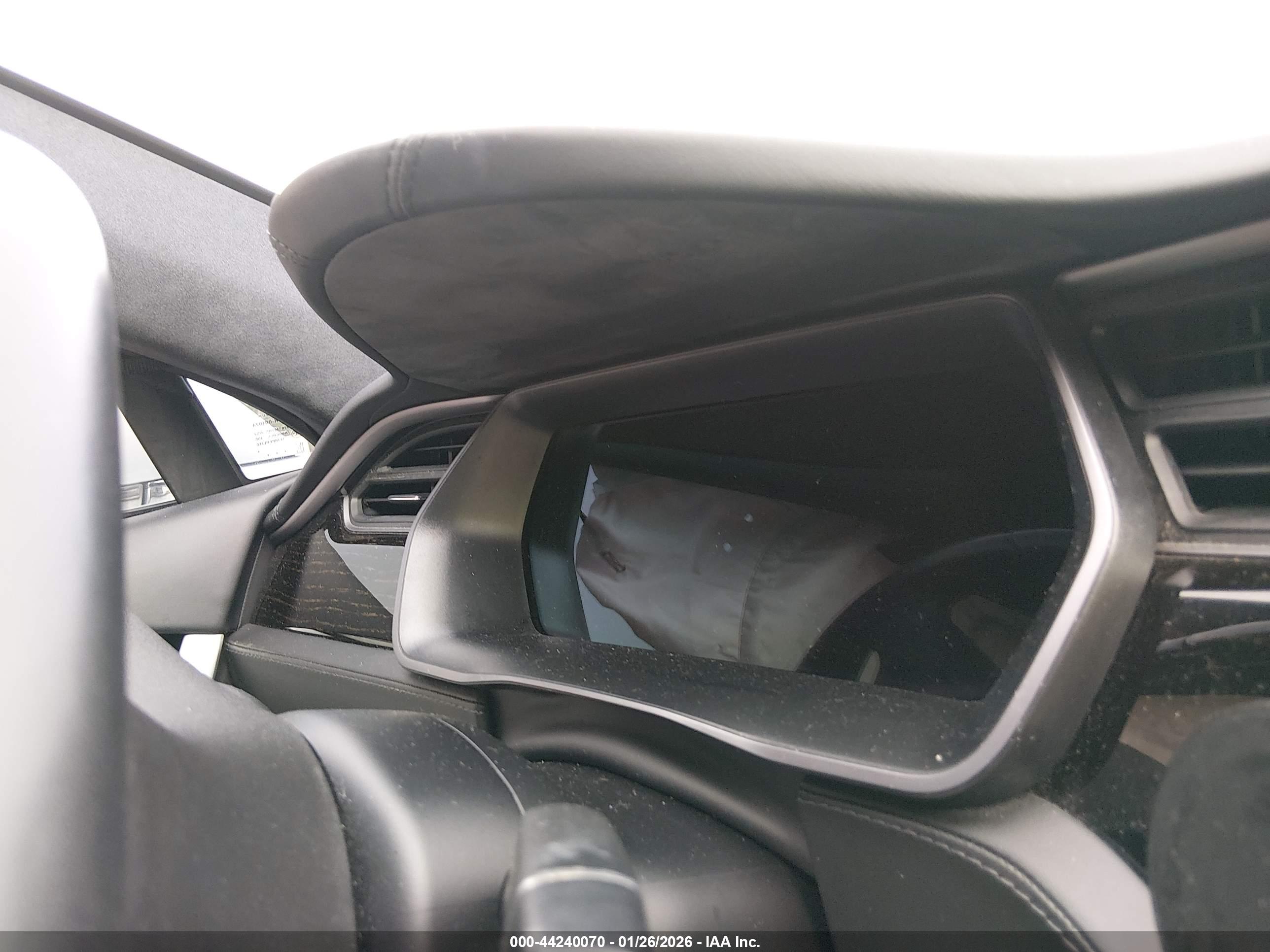 TESLA MODEL image 7