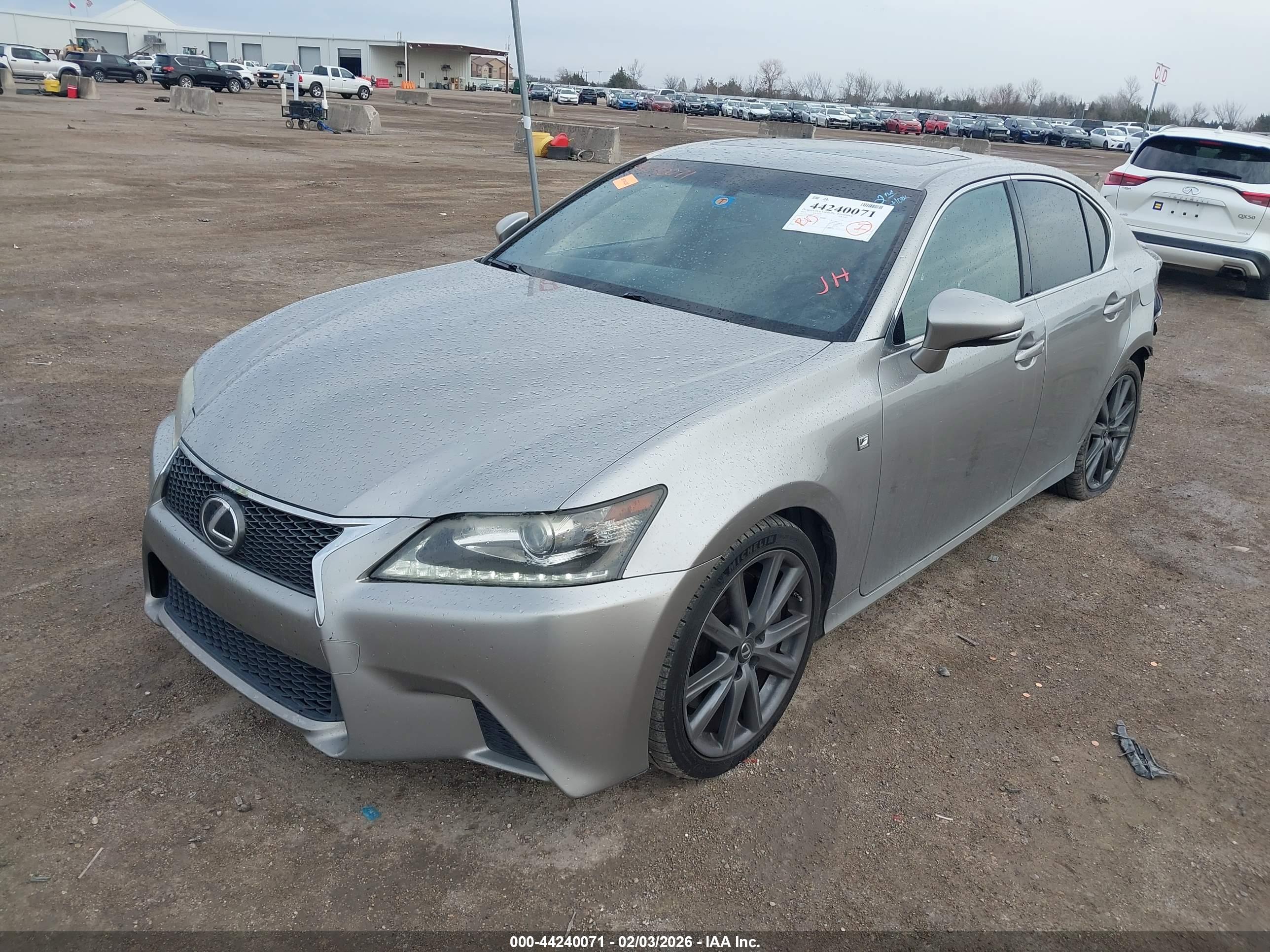 LEXUS GS image 2