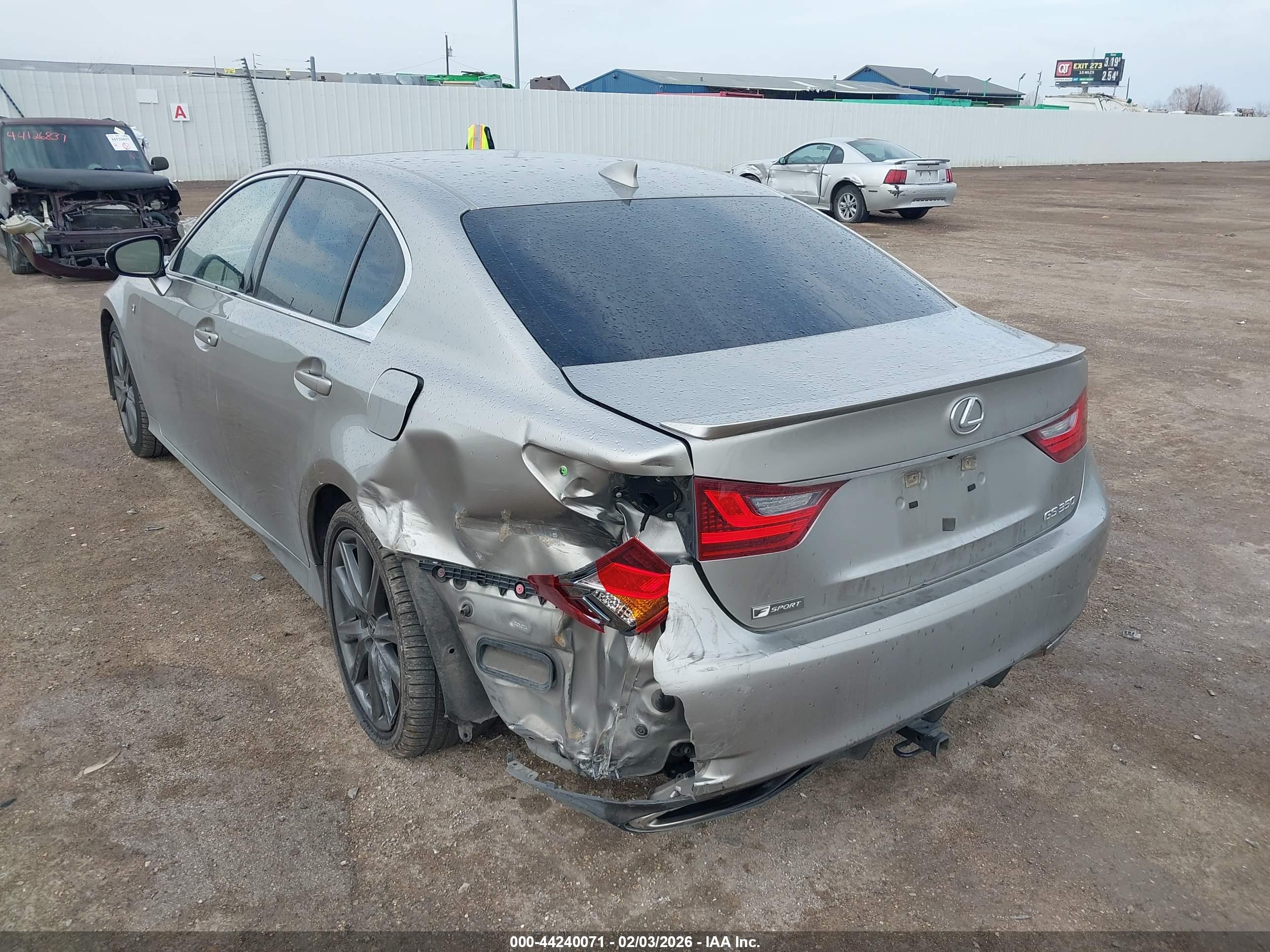 LEXUS GS image 3