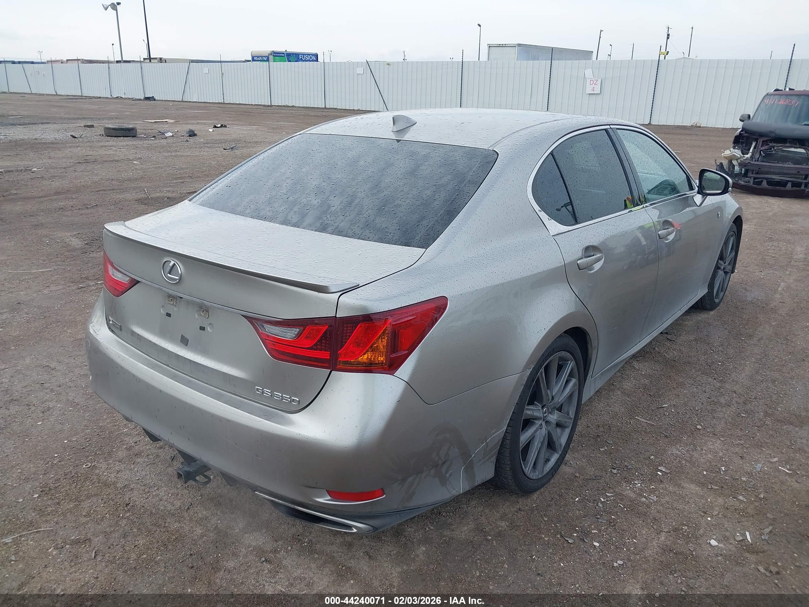 LEXUS GS image 4