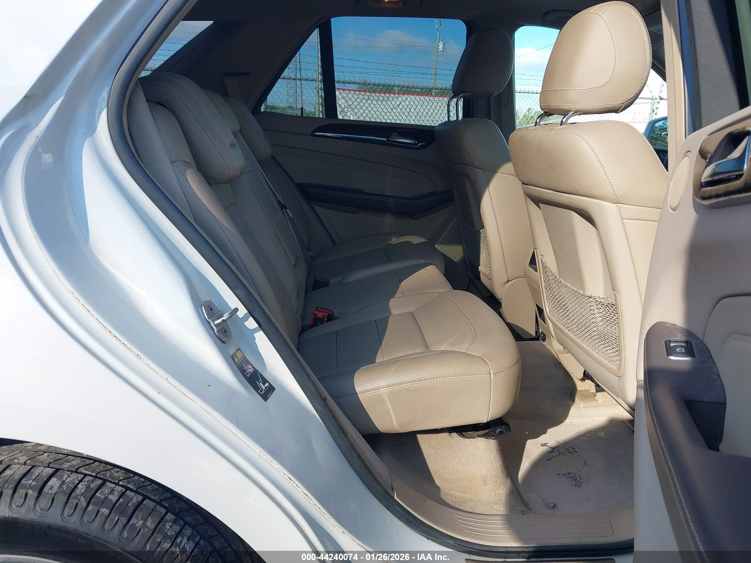 MERCEDES-BENZ ML image 8