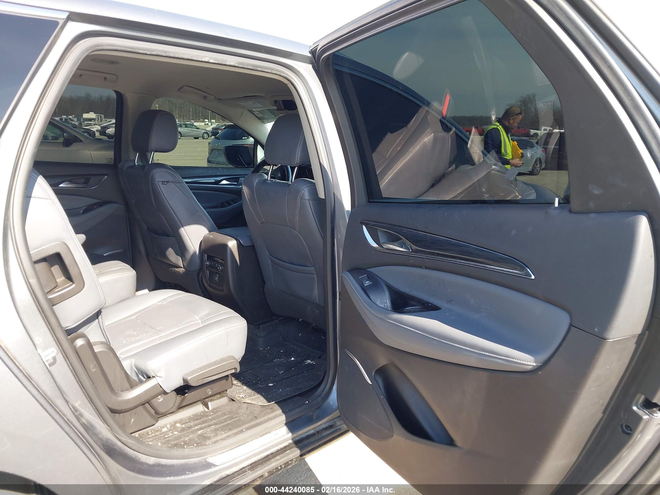 BUICK ENCLAVE image 8