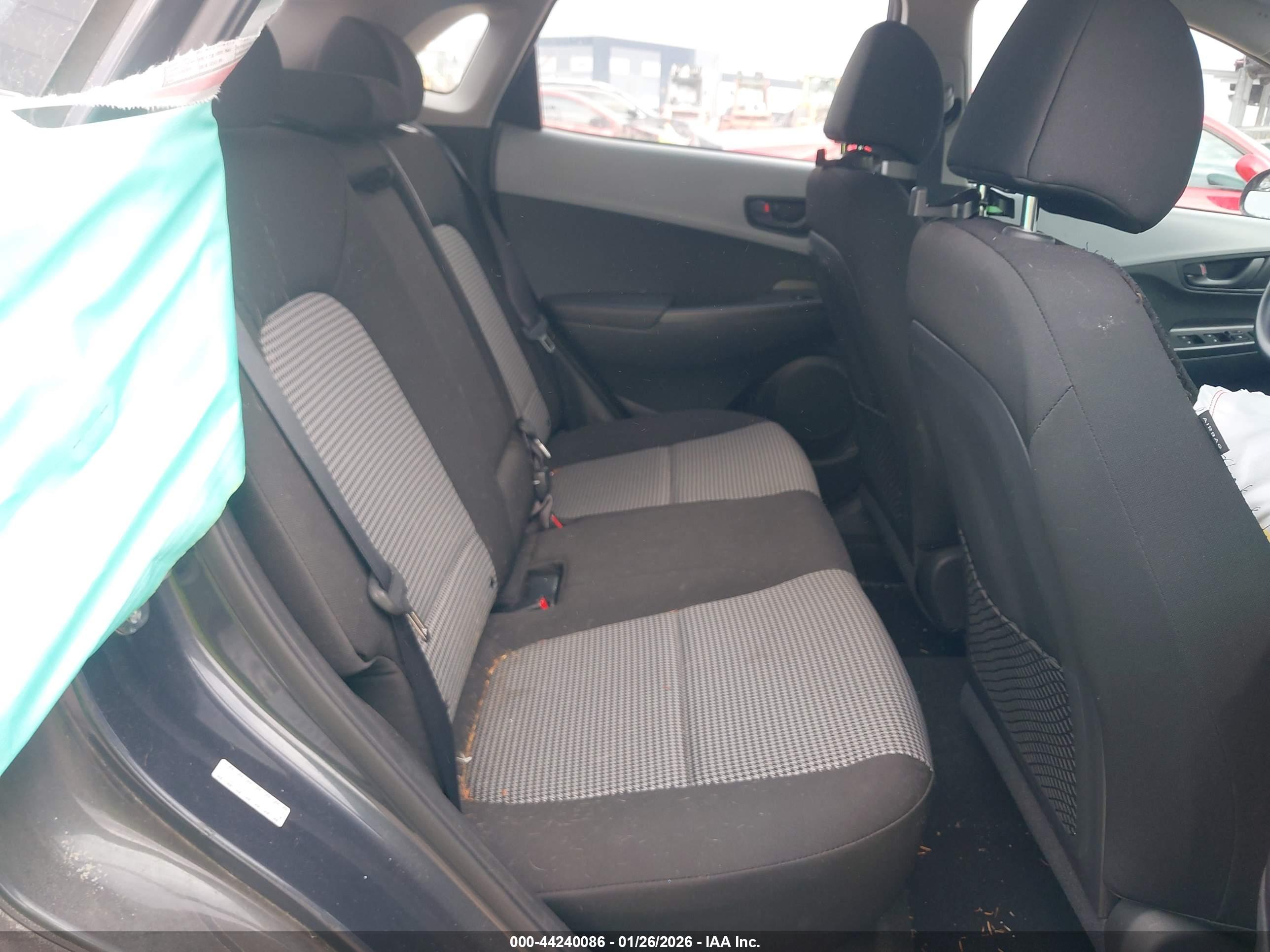 HYUNDAI KONA image 8