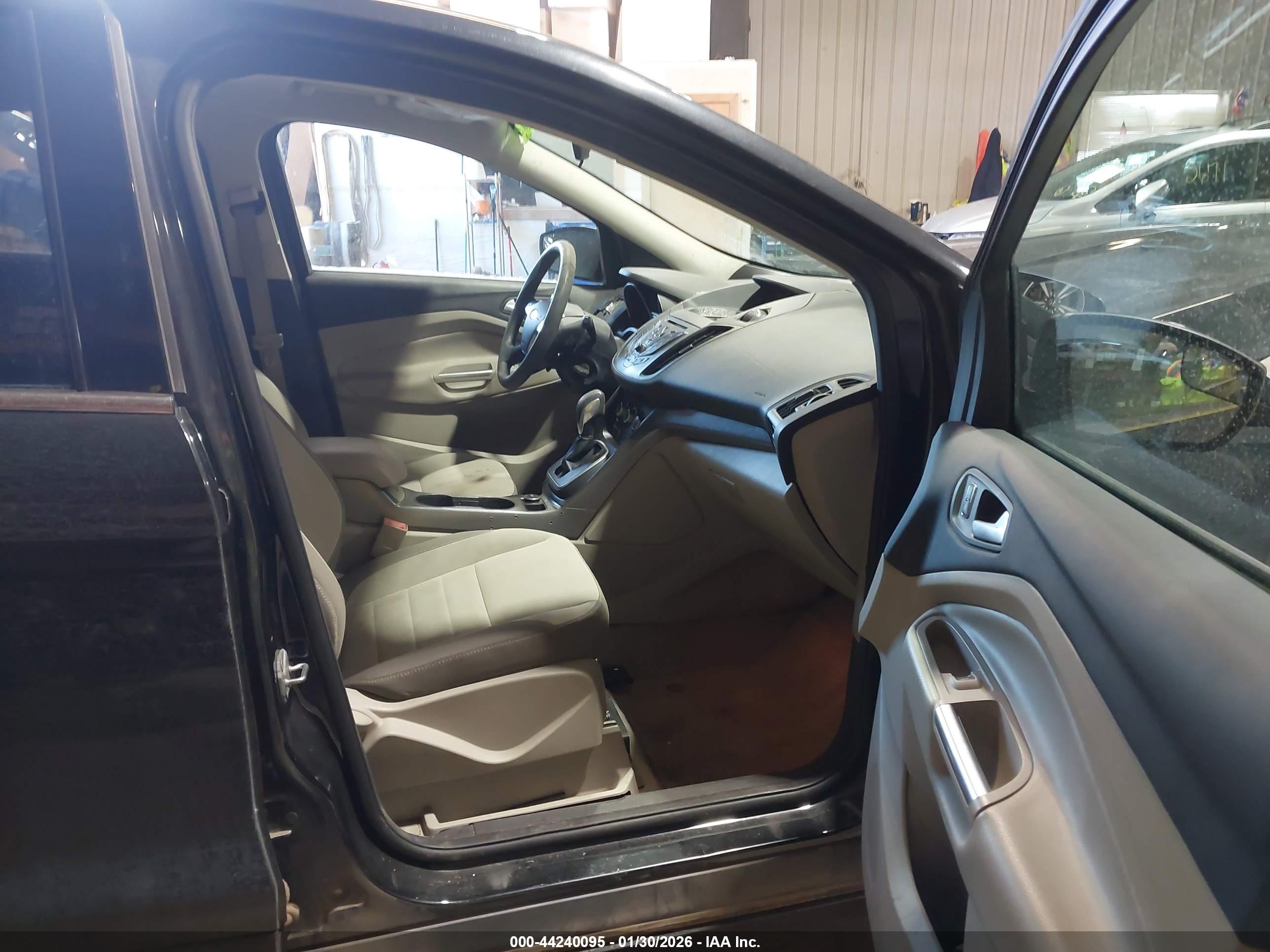 FORD ESCAPE image 5