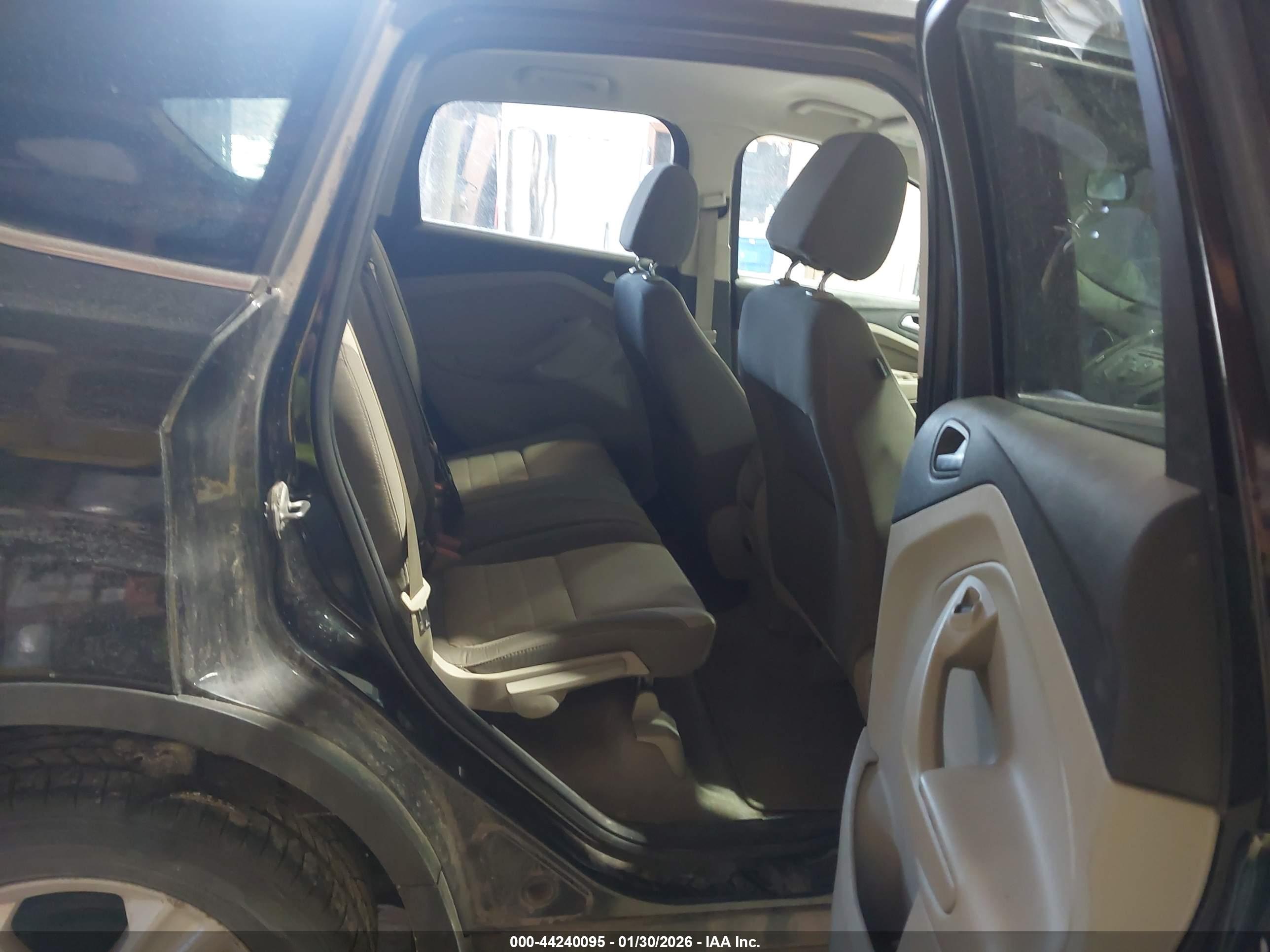 FORD ESCAPE image 8