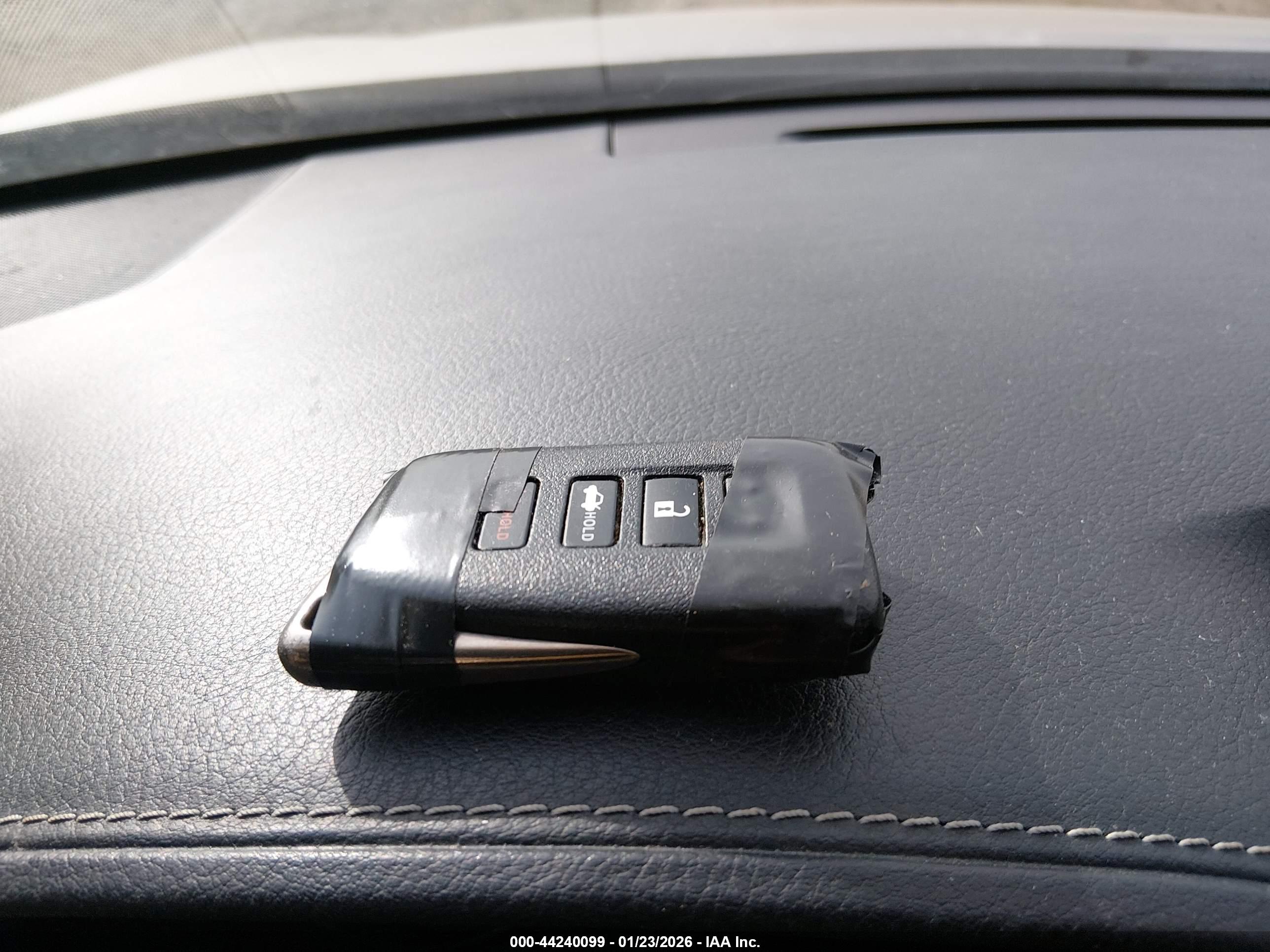 LEXUS ES image 11