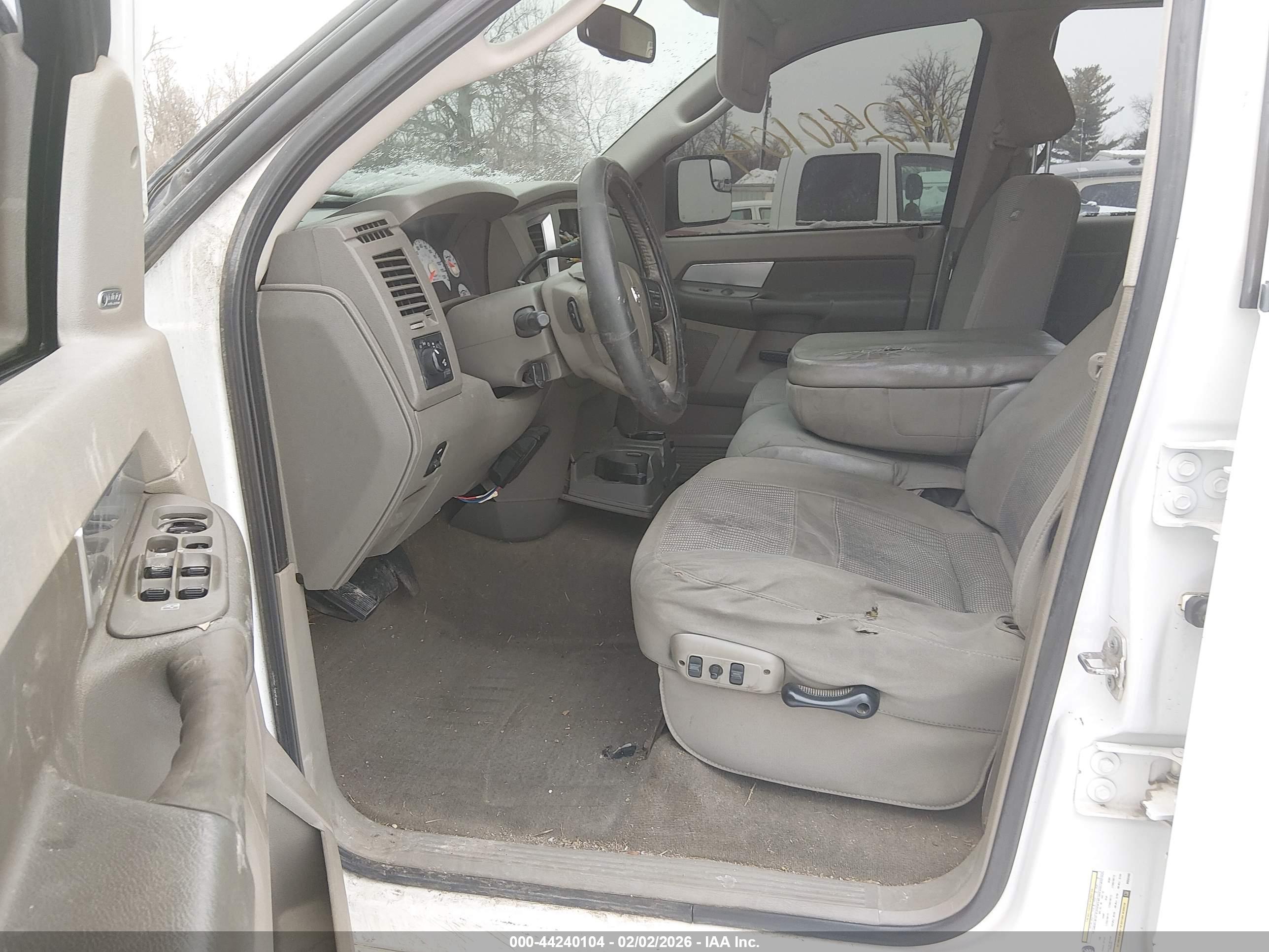 DODGE RAM image 5