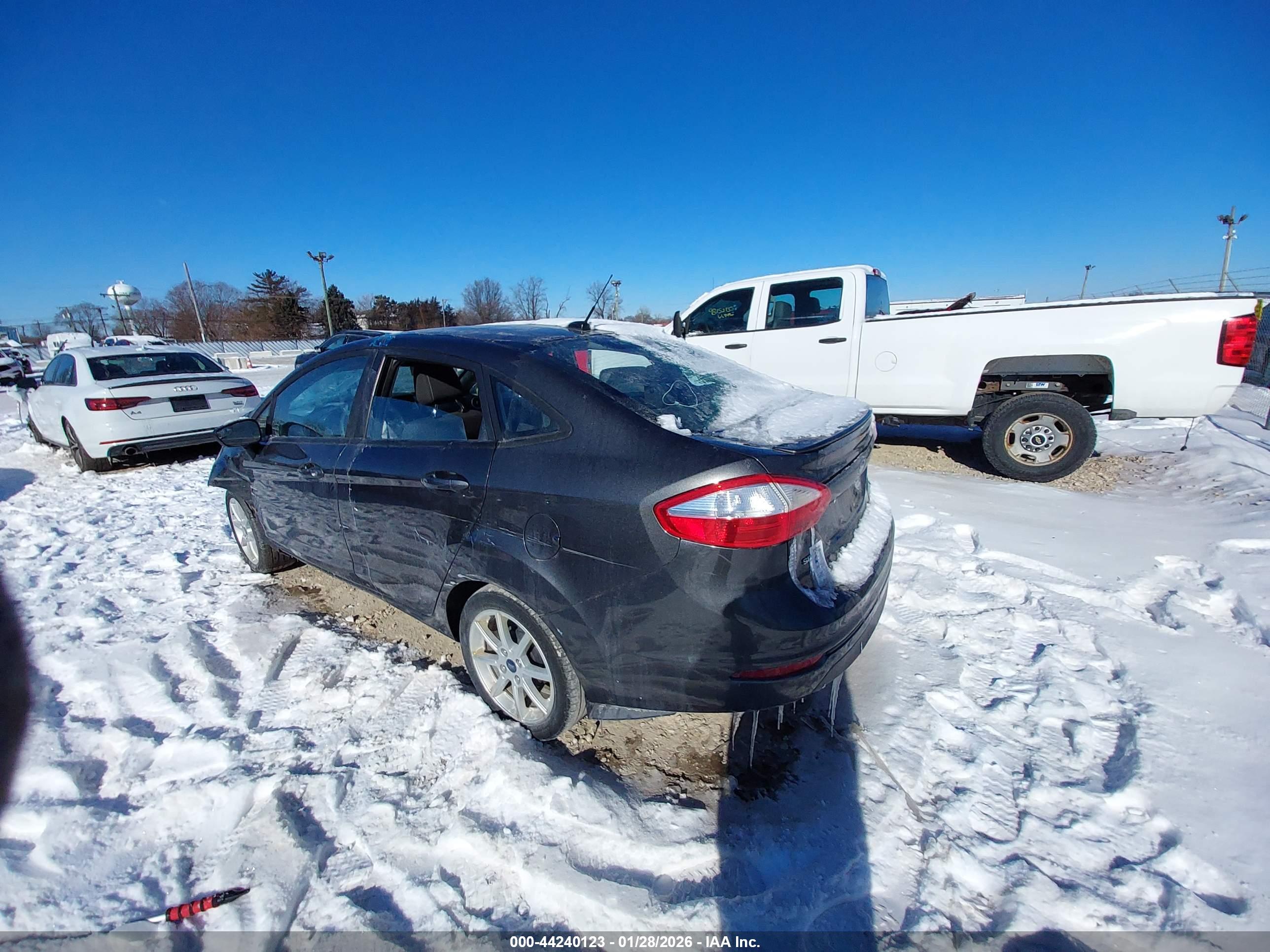 FORD FIESTA image 3