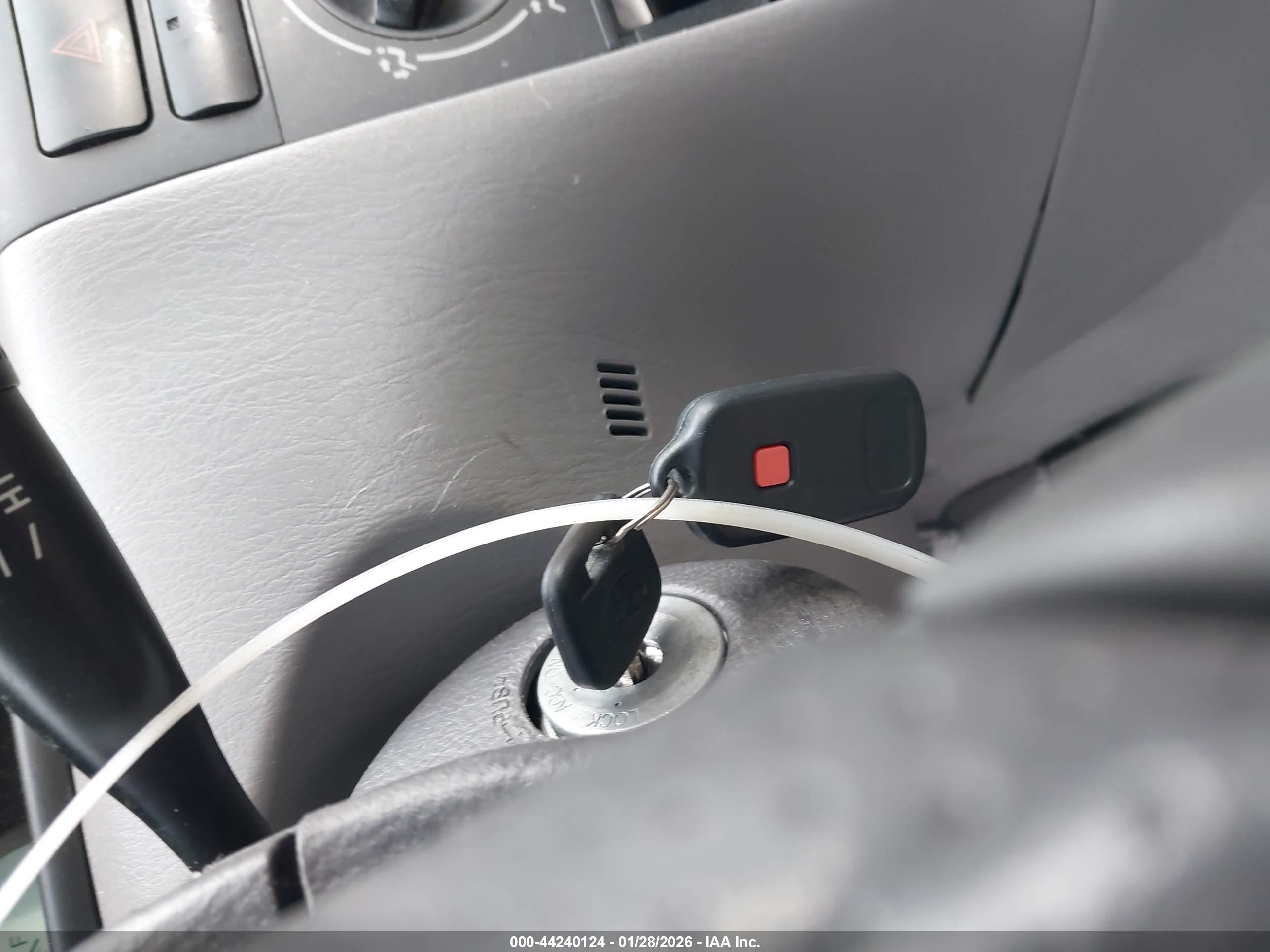 TOYOTA COROLLA image 11