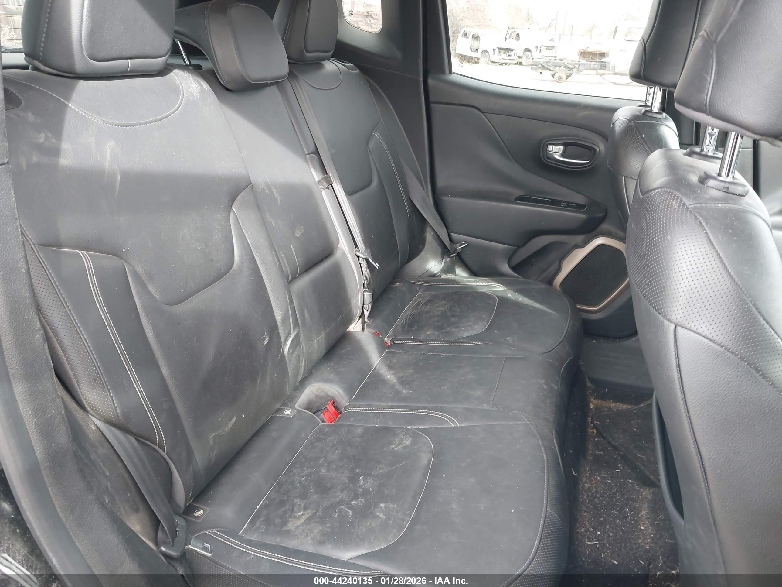 JEEP RENEGADE image 8