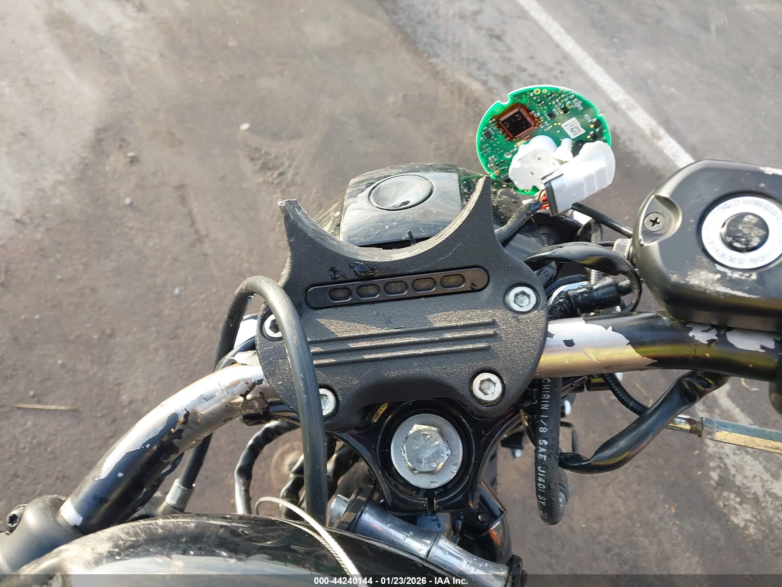 HARLEY-DAVIDSON XL1200 image 7