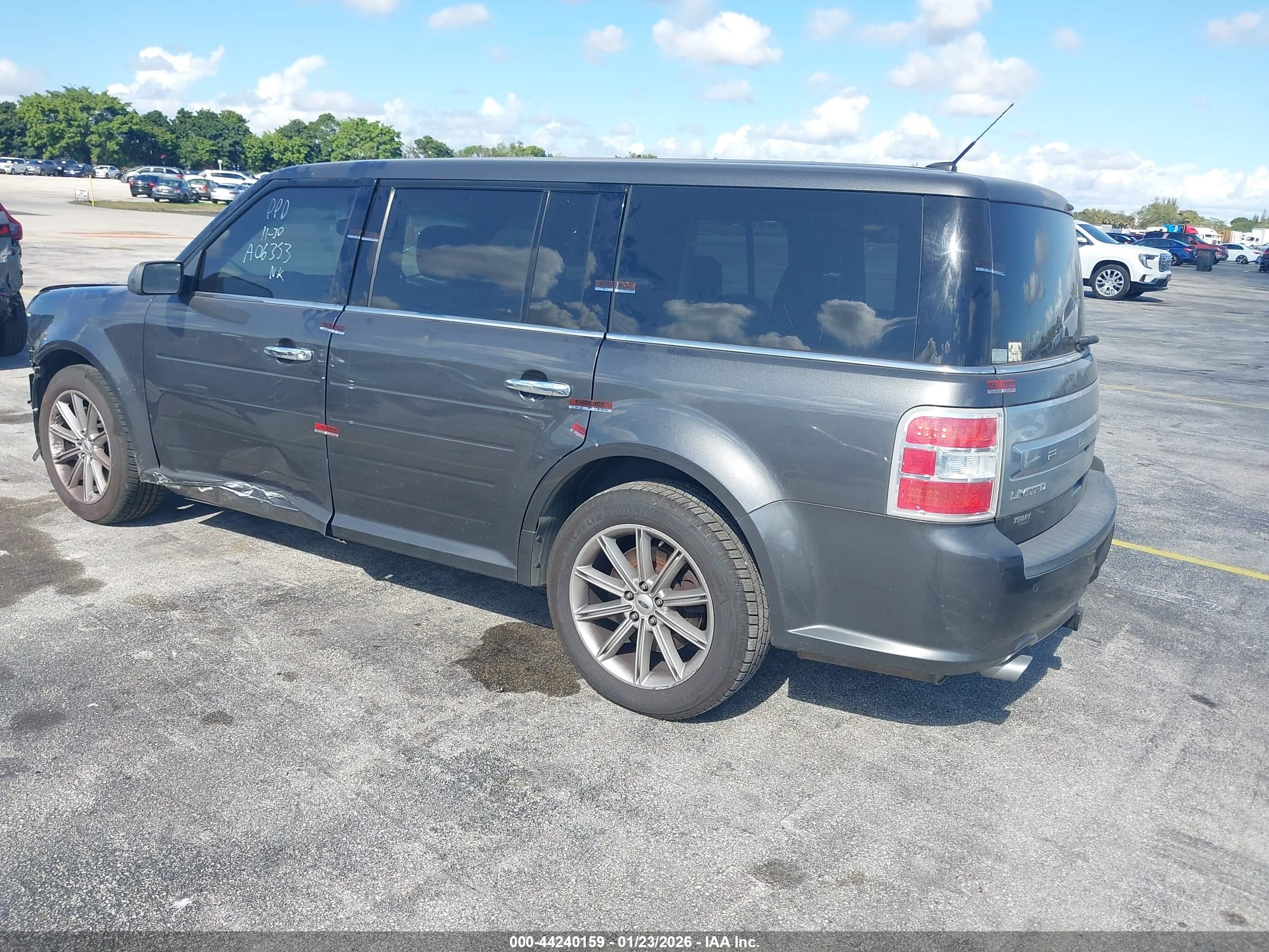 FORD FLEX image 3