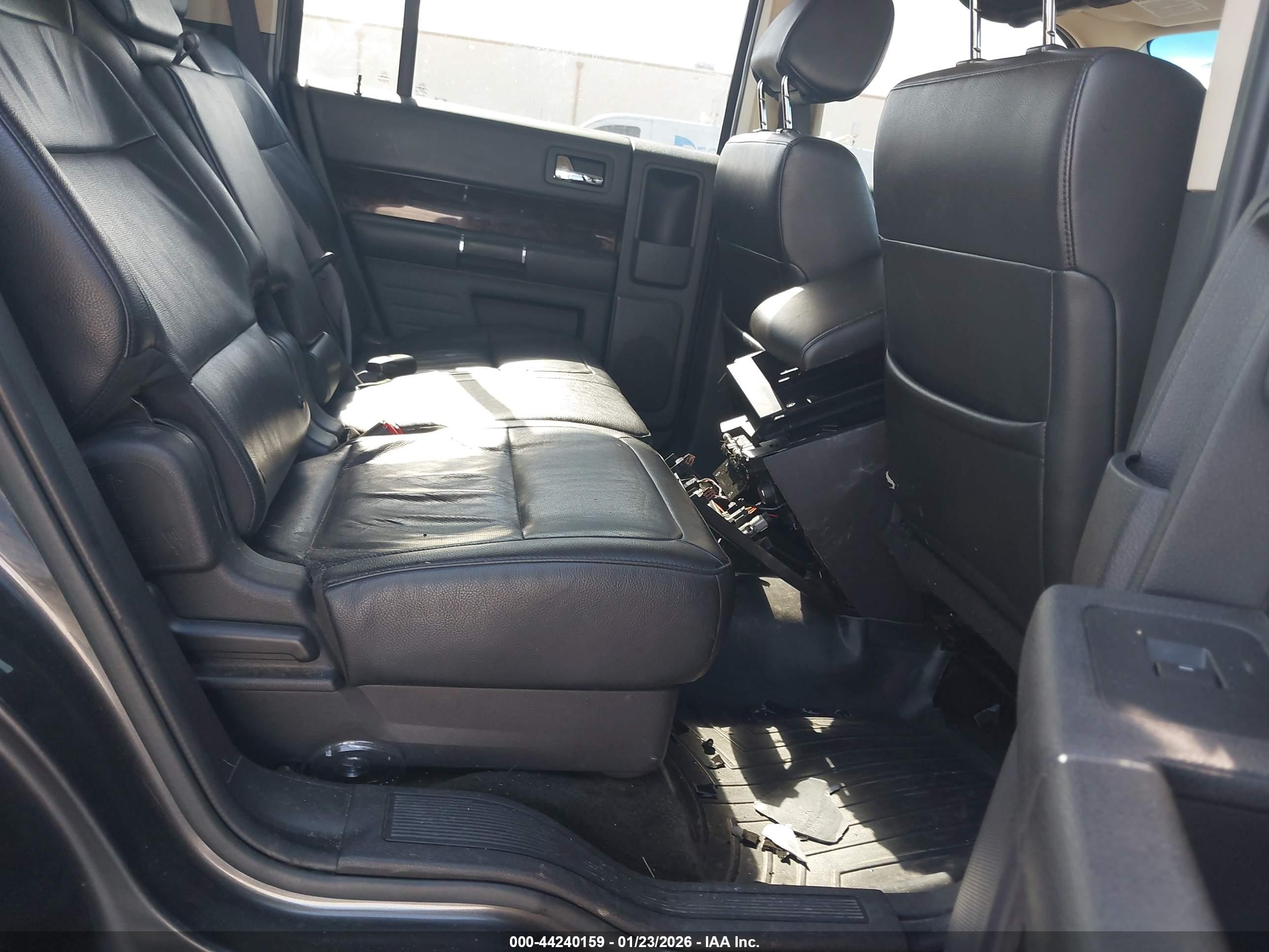 FORD FLEX image 8