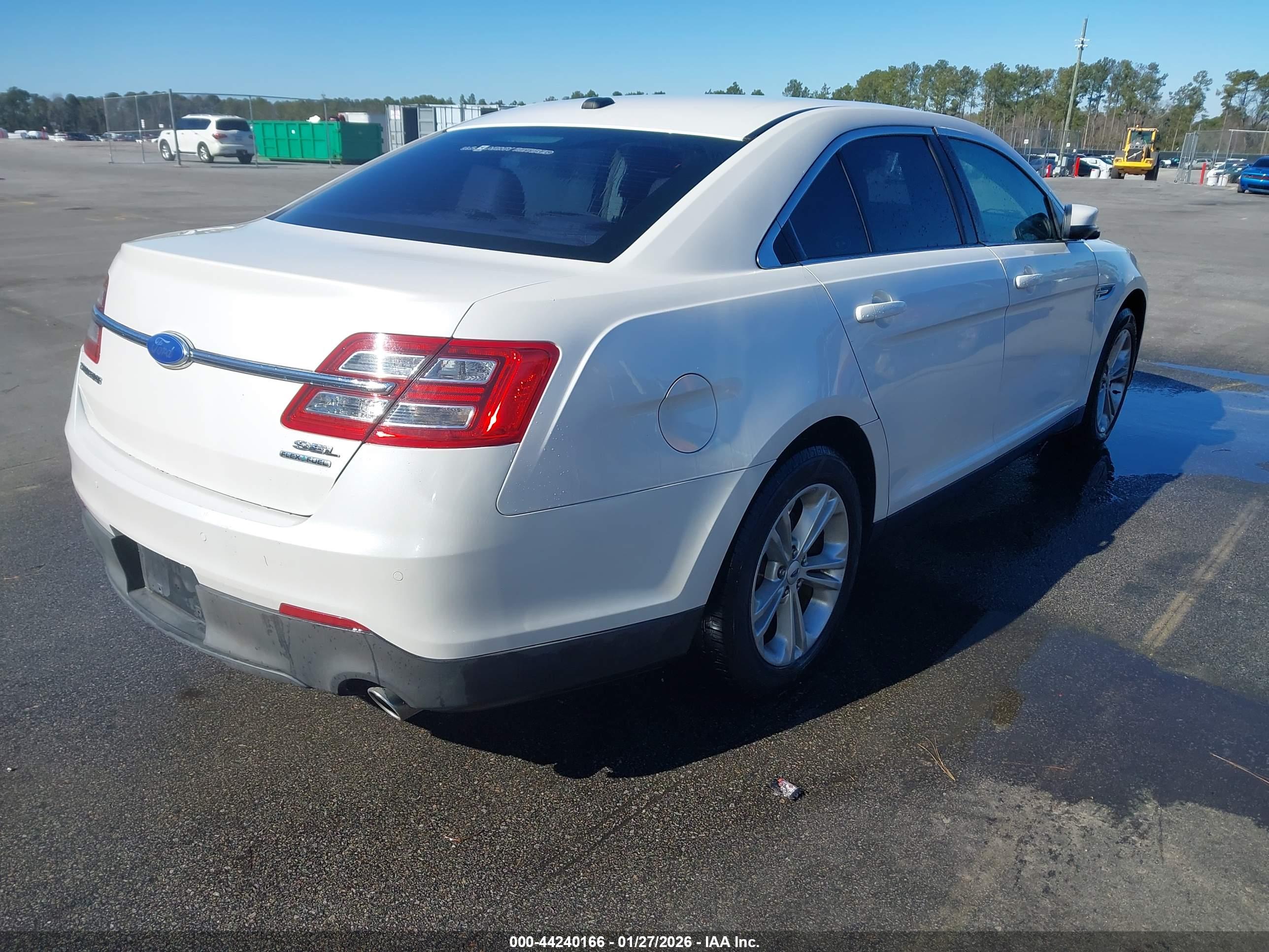 FORD TAURUS image 4
