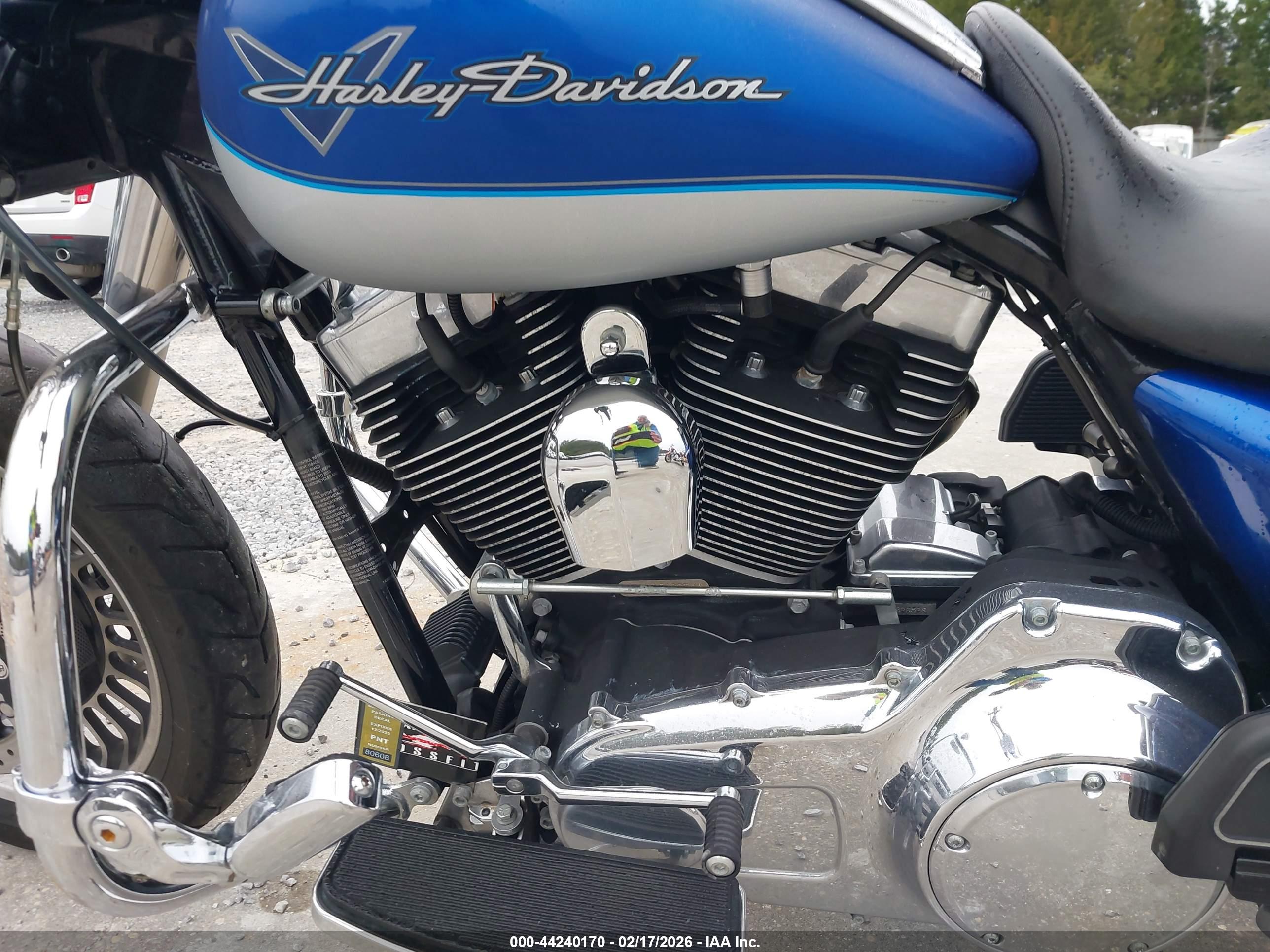 HARLEY-DAVIDSON FLHR image 9
