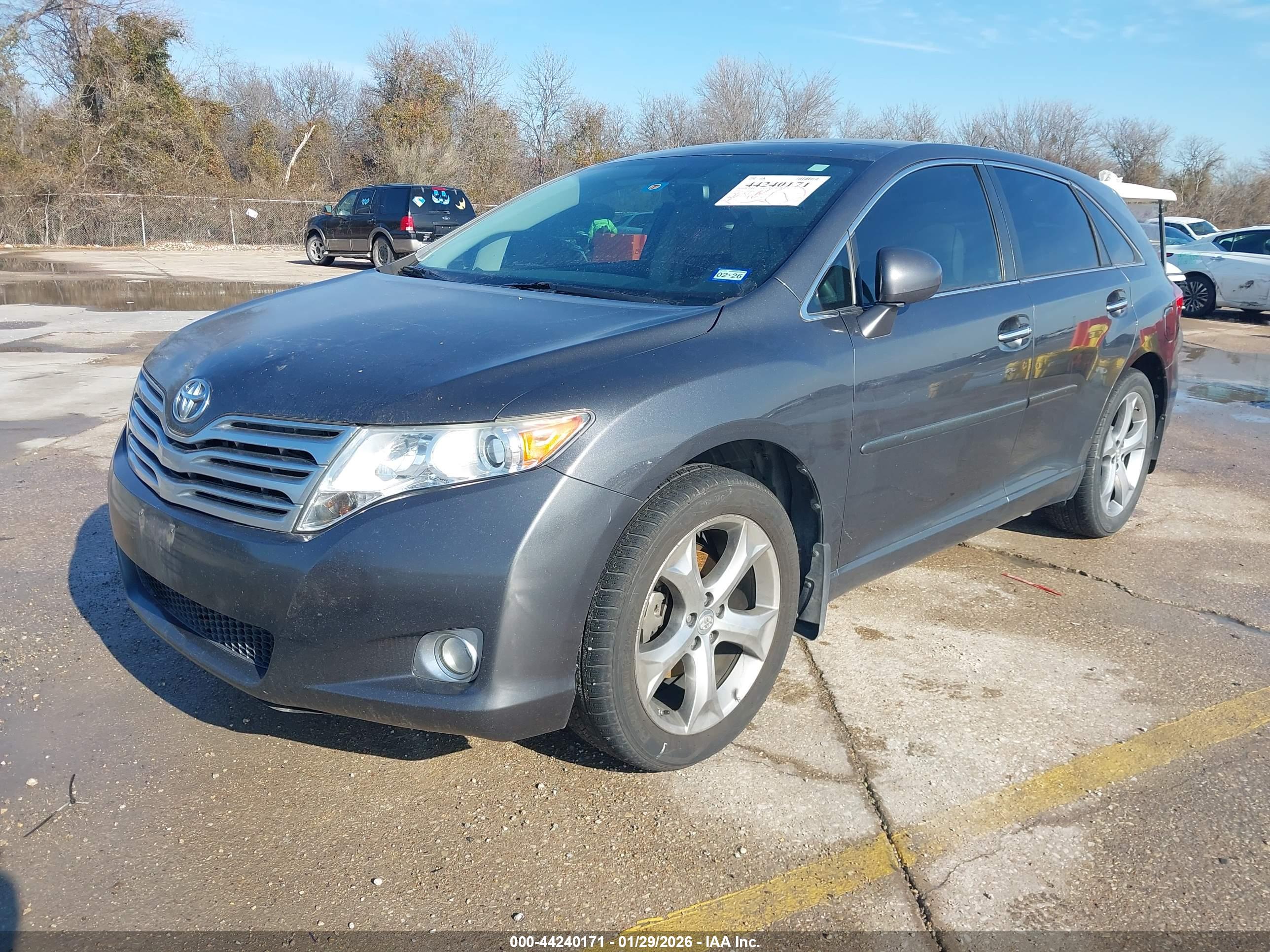 TOYOTA VENZA image 2